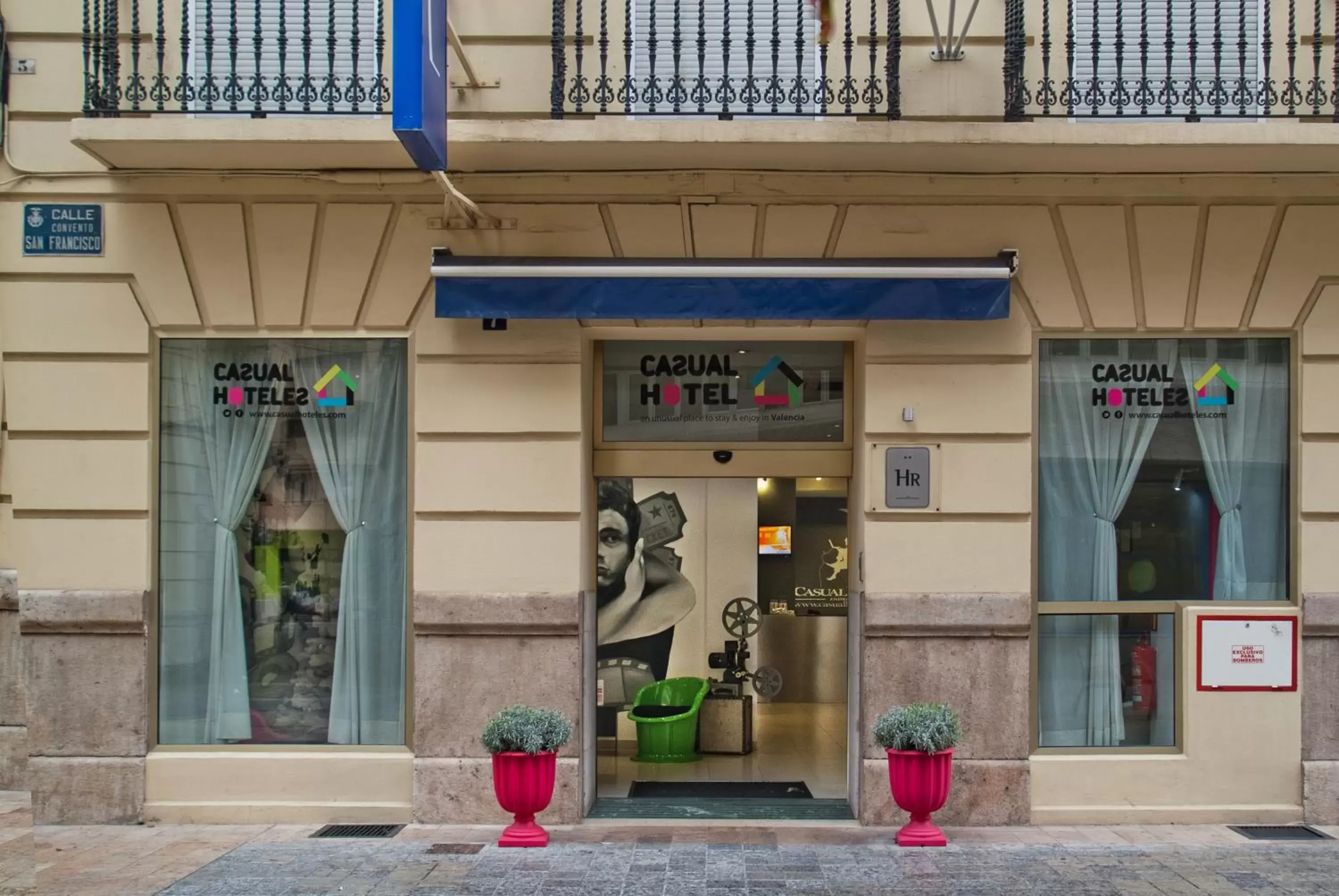 Facade/entrance in Casual del Cine Valencia