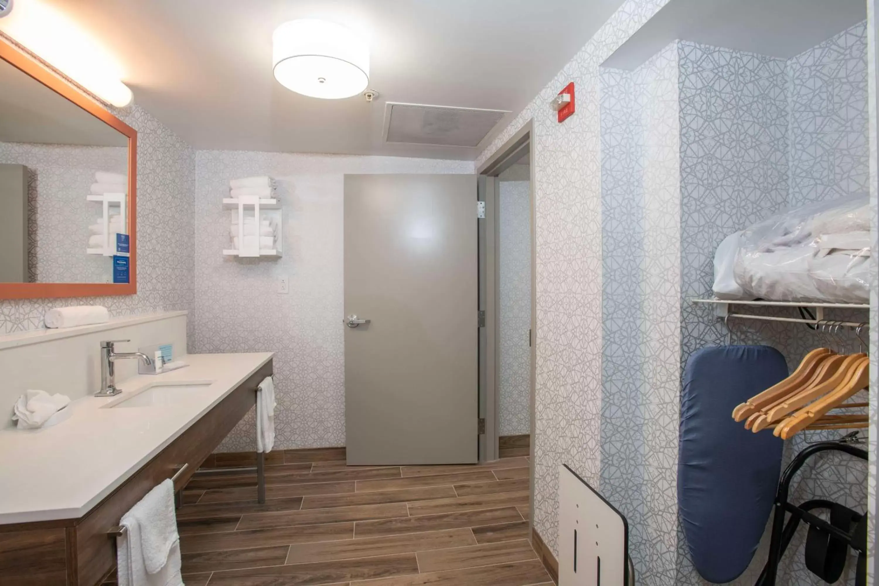 Bathroom in Hampton Inn By Hilton Dry Ridge