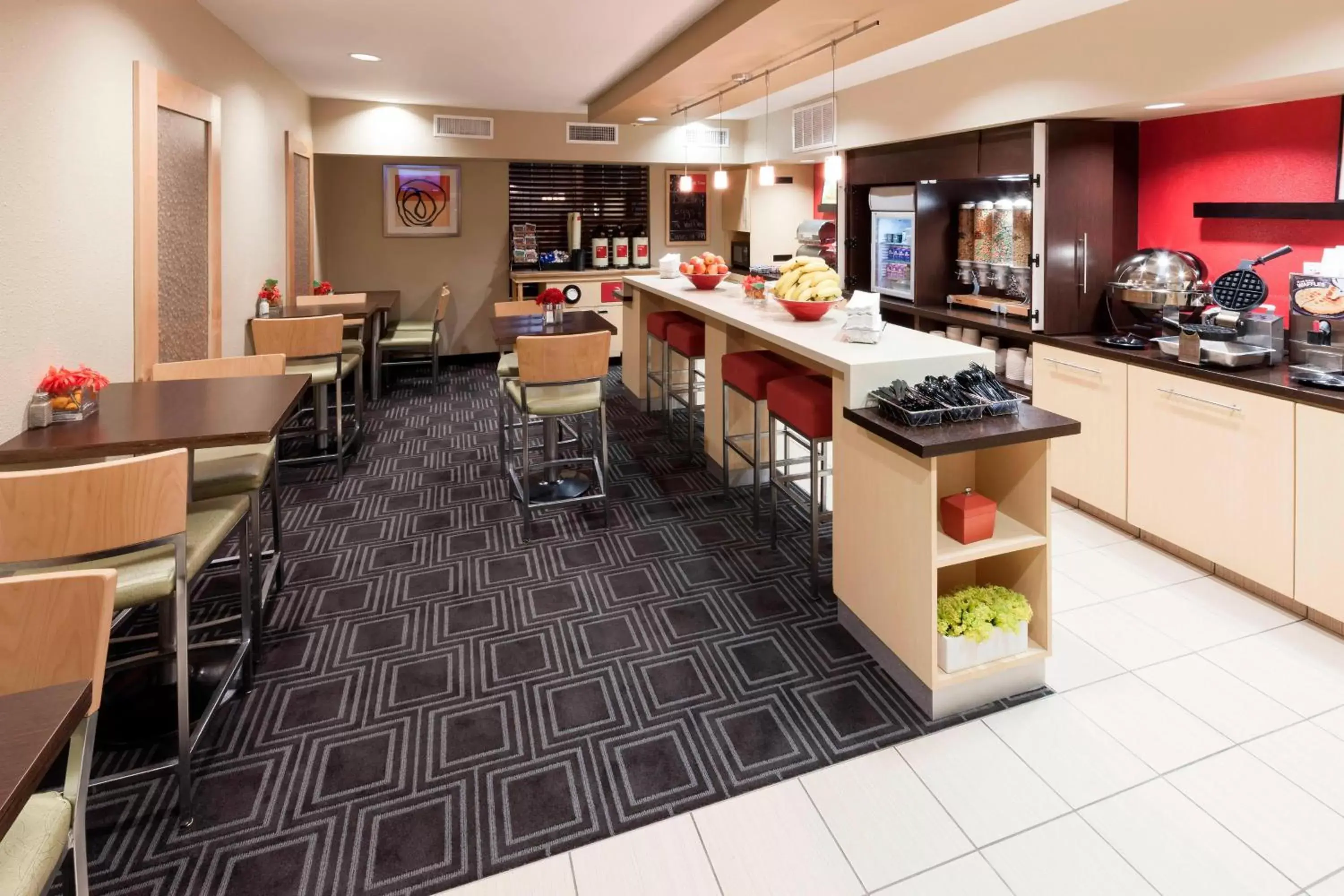 Breakfast, Restaurant/Places to Eat in TownePlace Suites by Marriott College Station