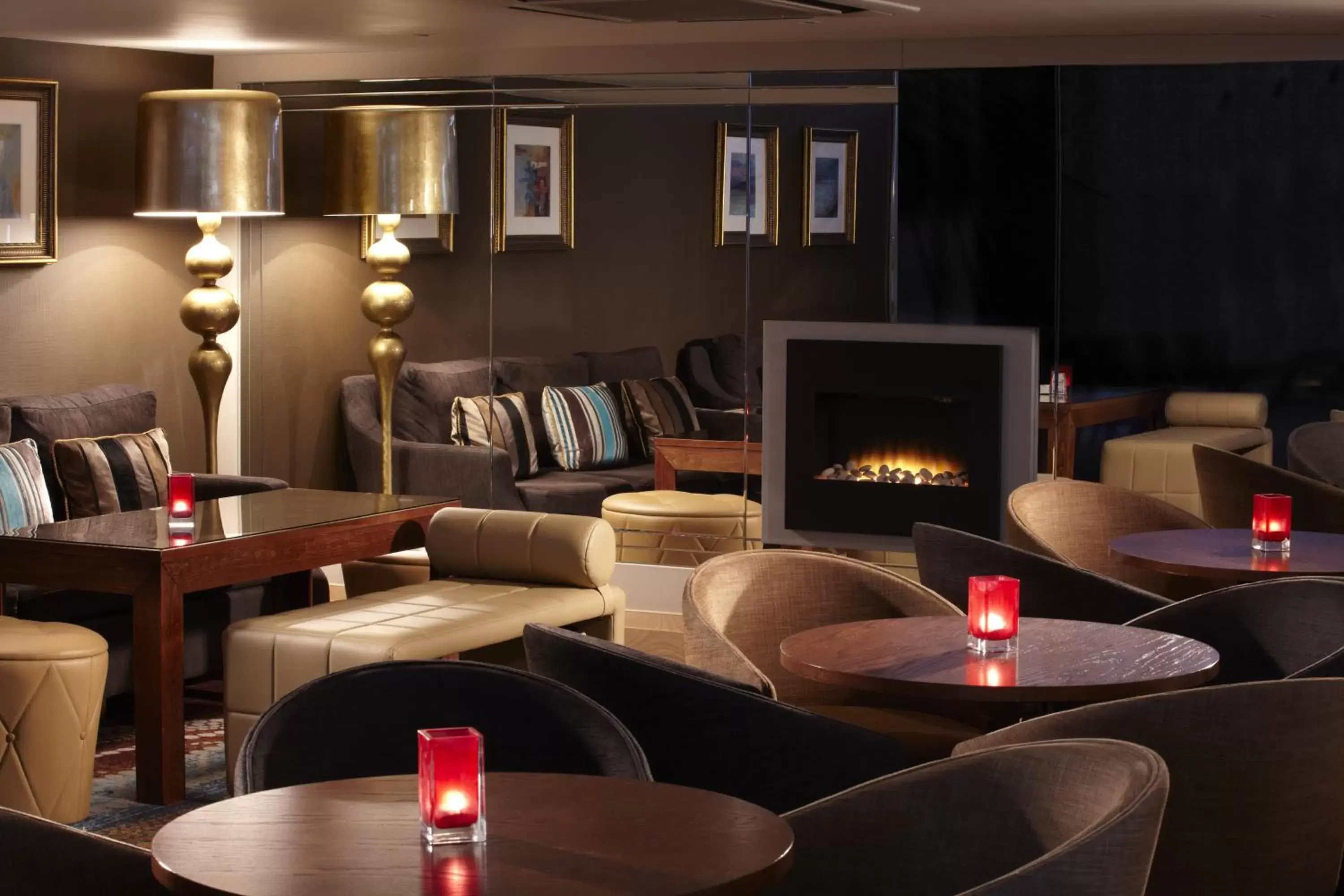 Lobby or reception, Lounge/Bar in Thistle Trafalgar Square