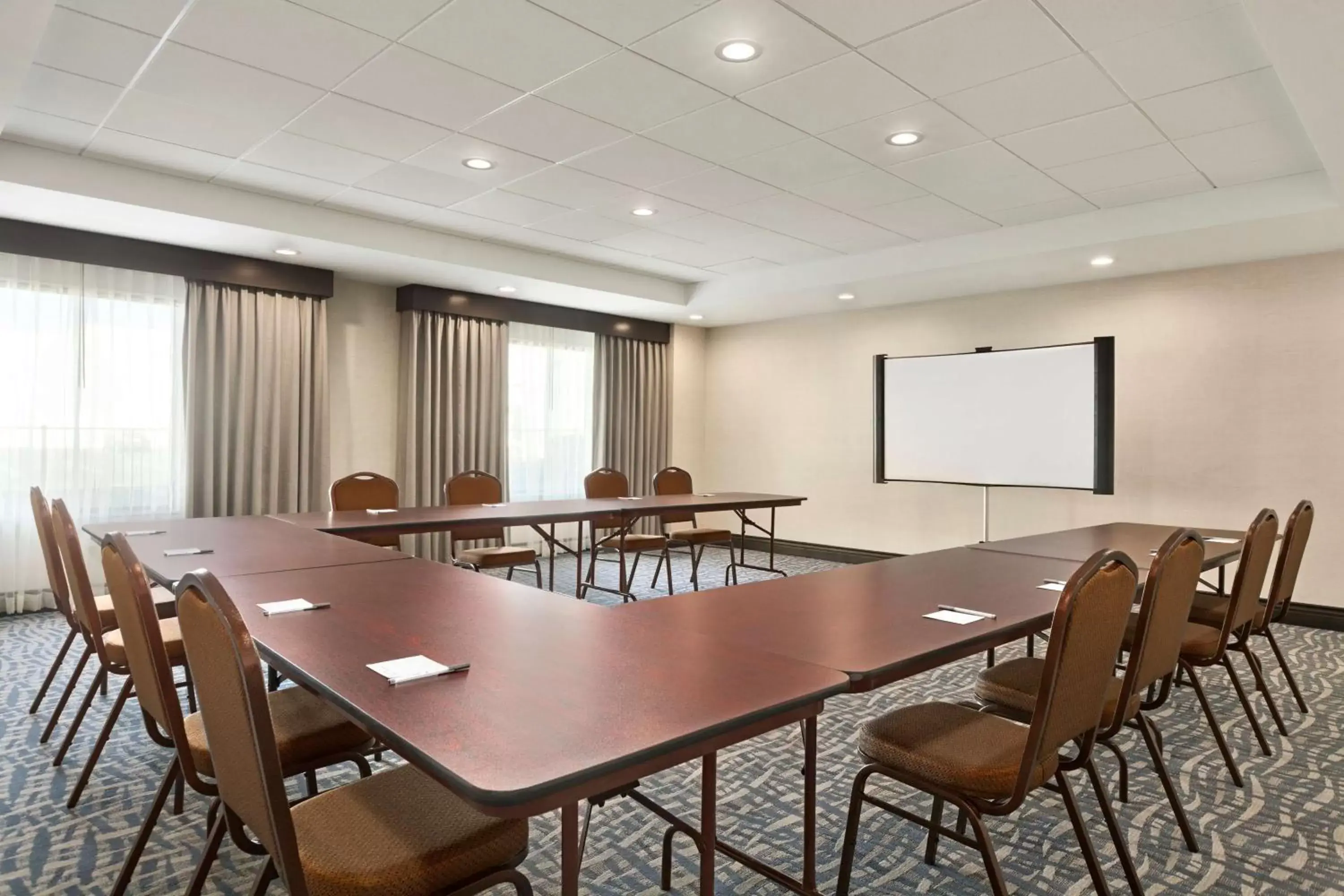 Meeting/conference room in Hampton Inn by Hilton Turlock