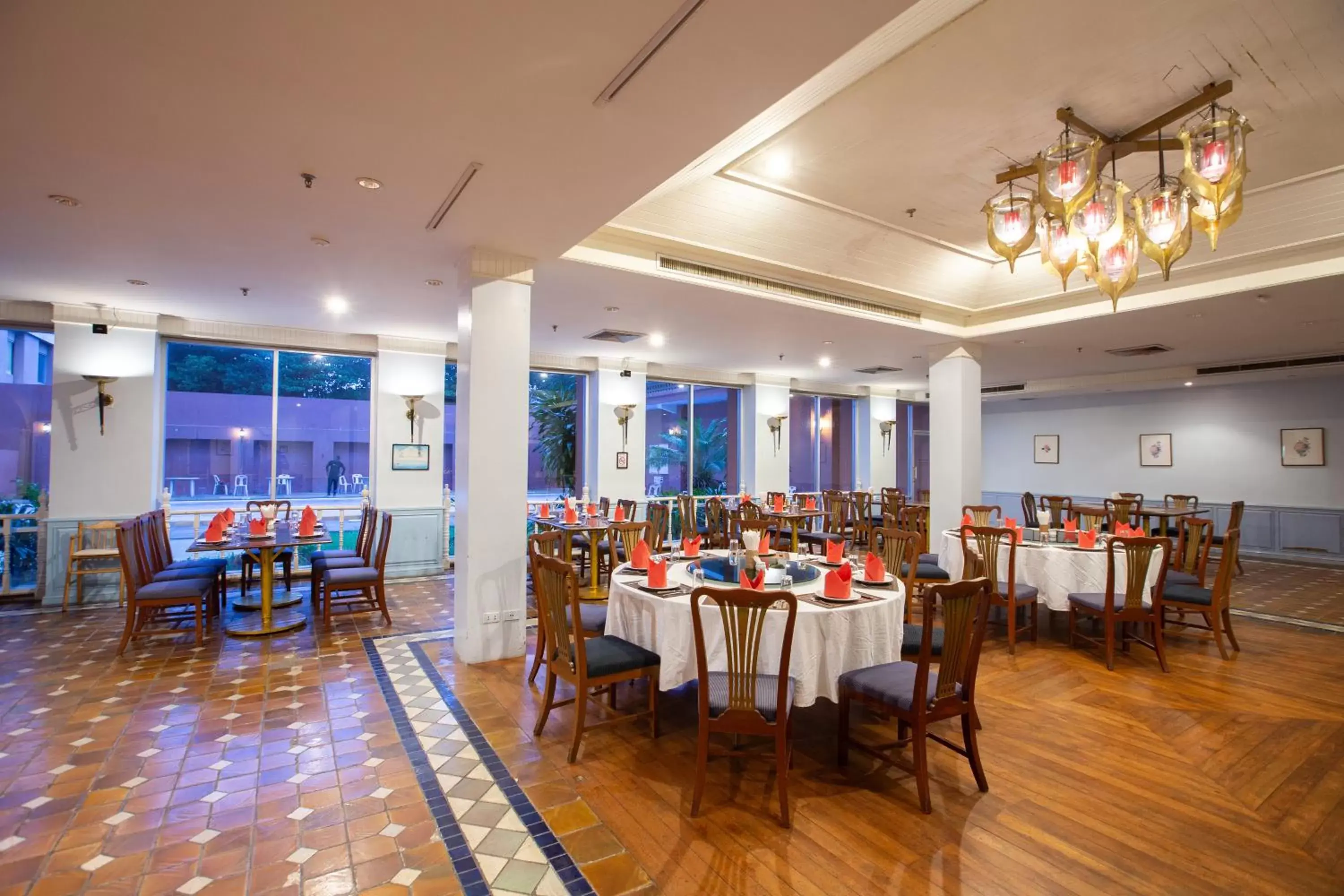 Restaurant/Places to Eat in The Imperial Narathiwat Hotel