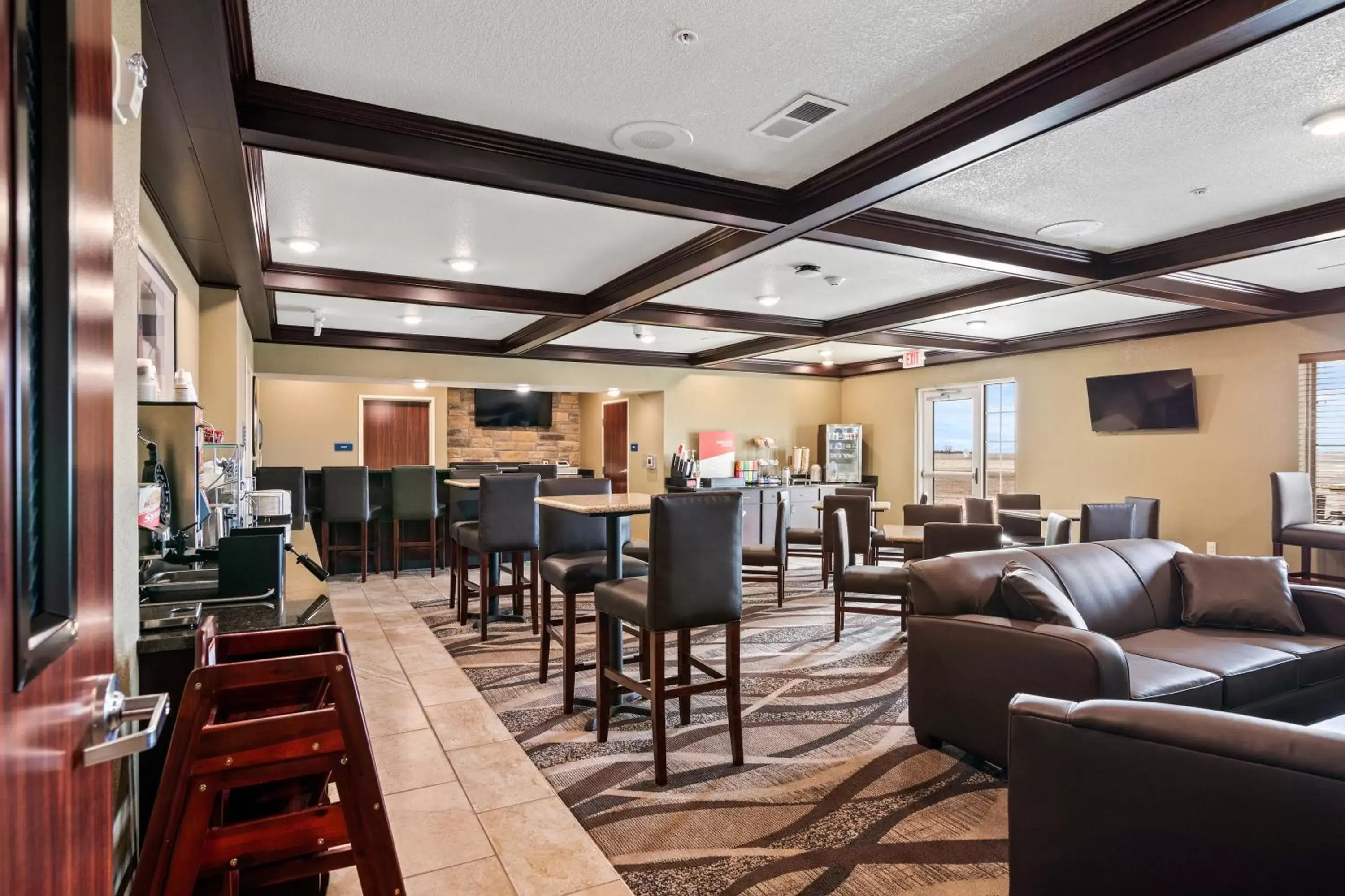 Breakfast in Cobblestone Inn & Suites - Yuma Breakfast in Cobblestone Inn & Suites - Yuma