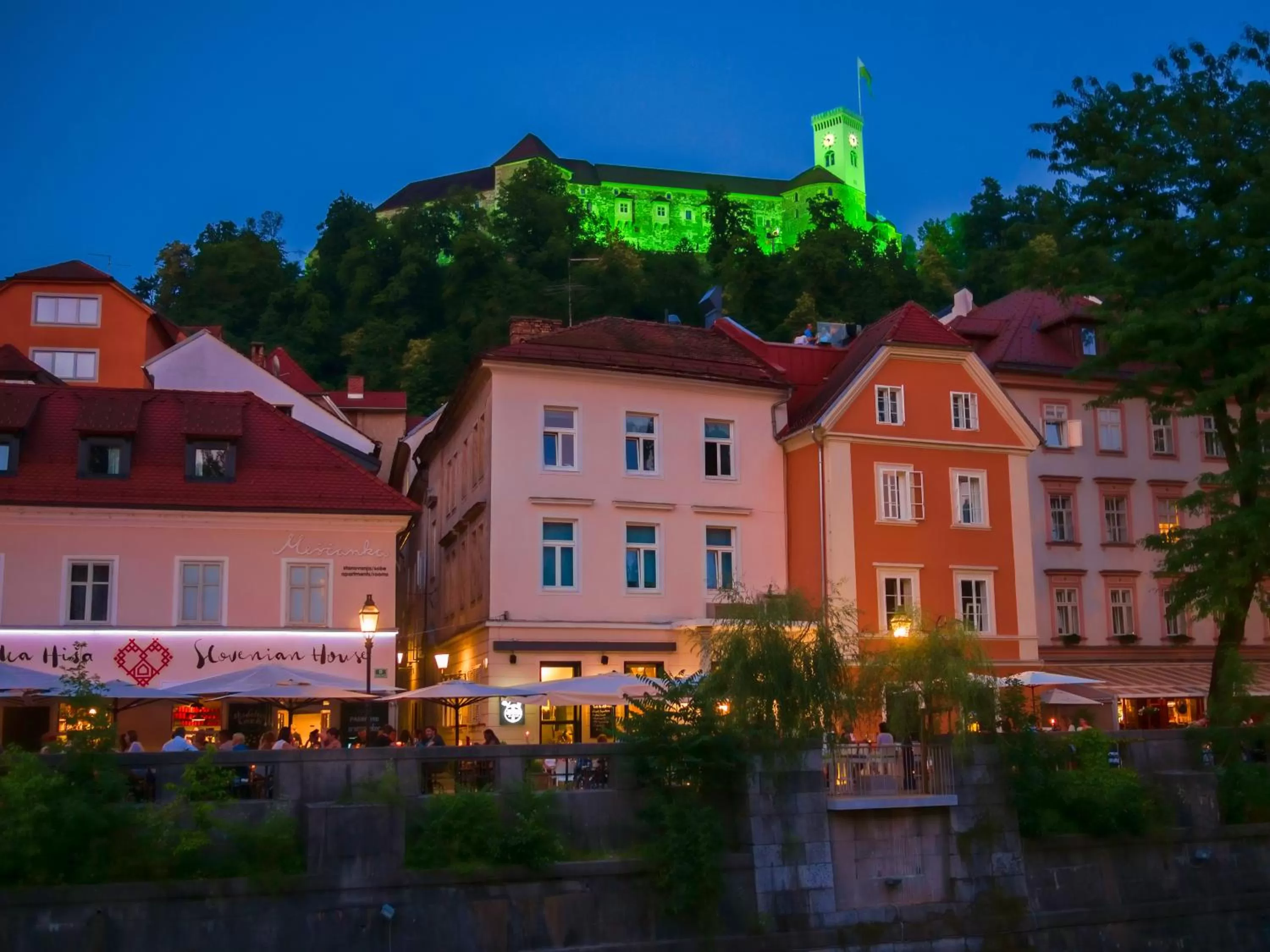 Property building in Hotel Mrak