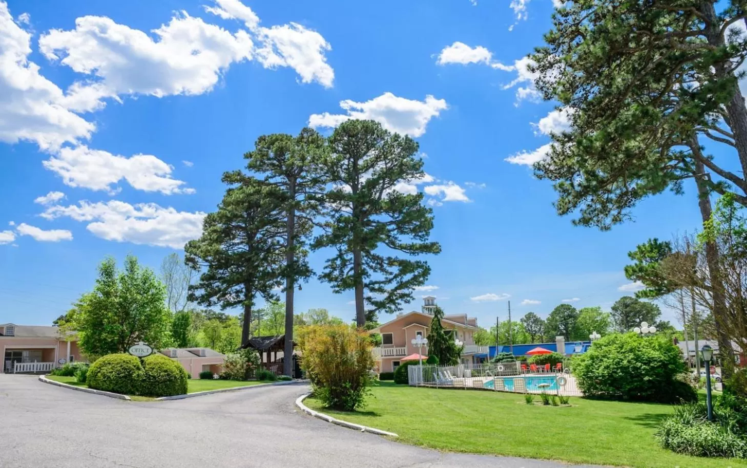Property building, Garden in Land O Nod Inn