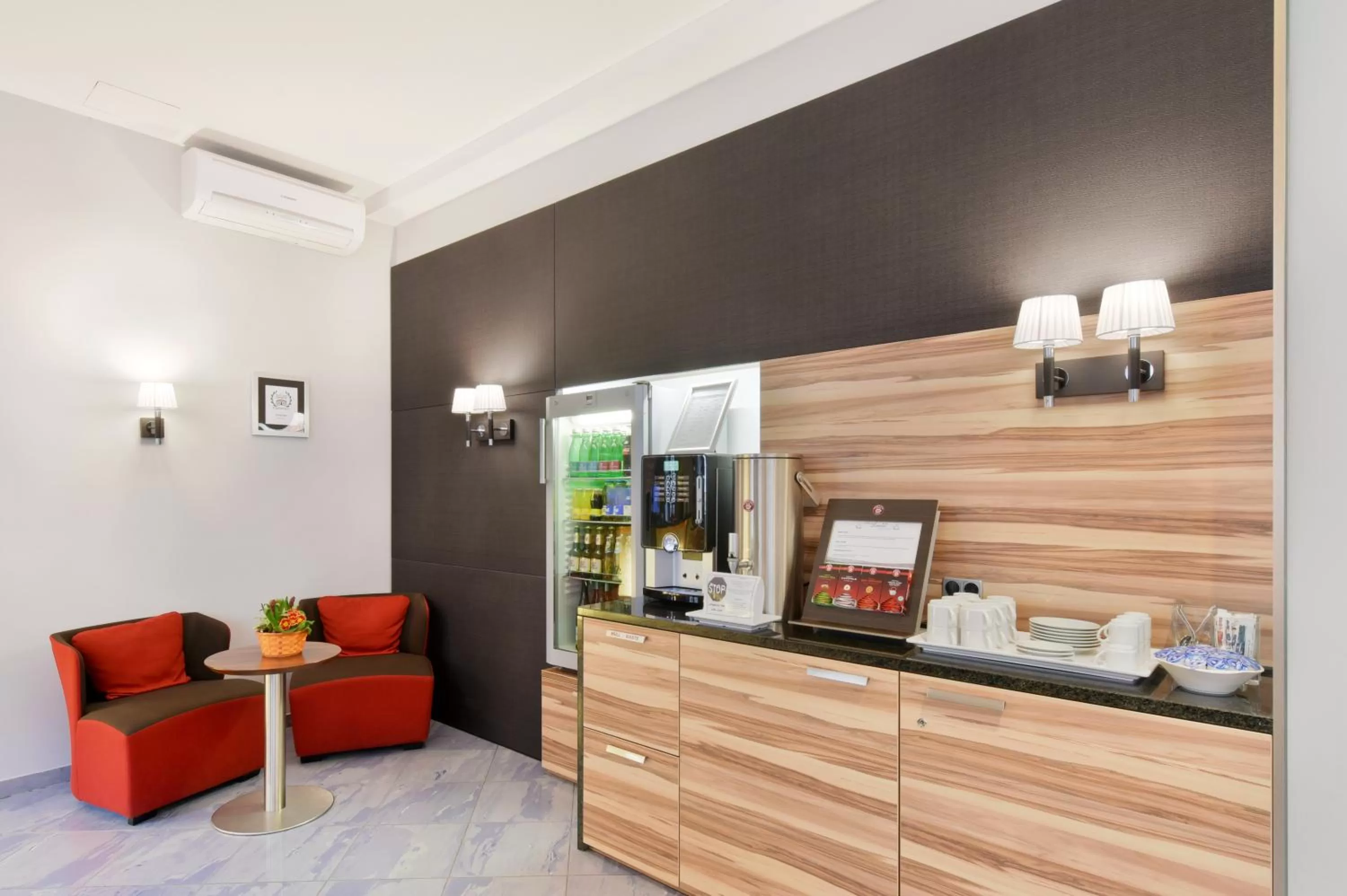 Lounge or bar in Hotel Lucia