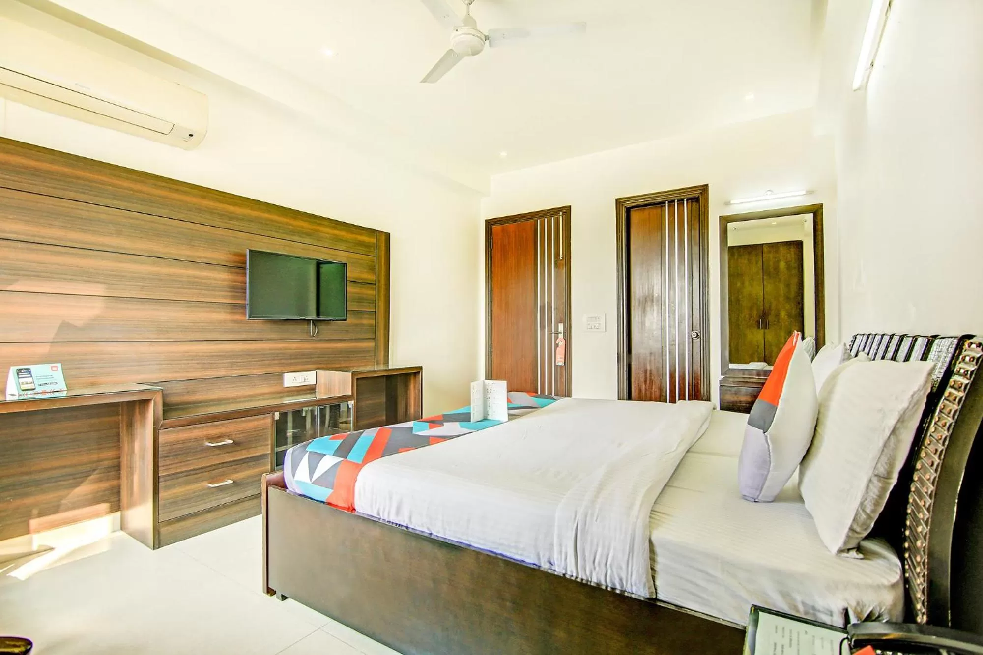 Bedroom, Bed in Via Hemkunt Residency