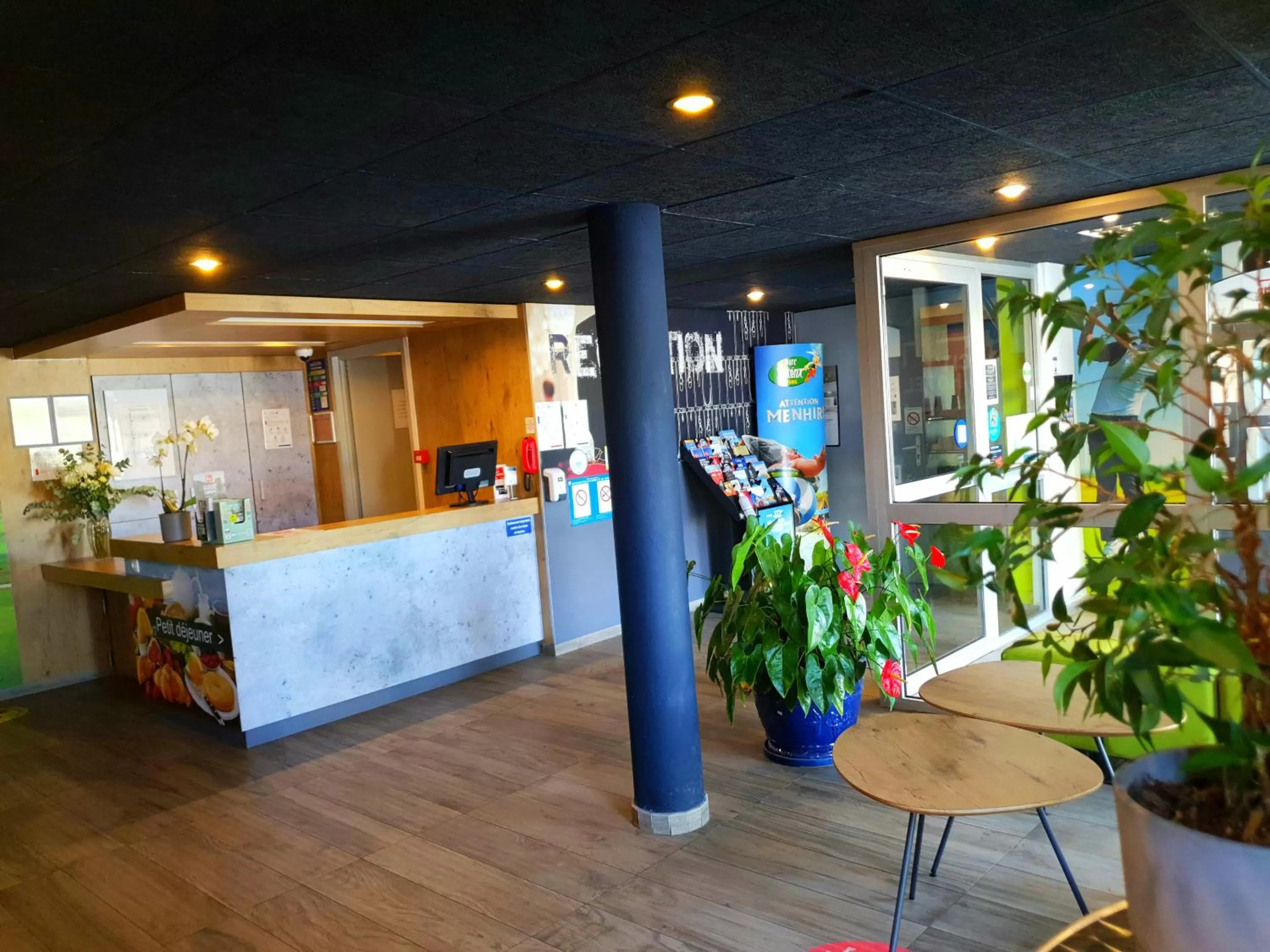 Lobby or reception in Cit'hotel Design Booking Evry Saint-Germain-lès-Corbeil Sénart