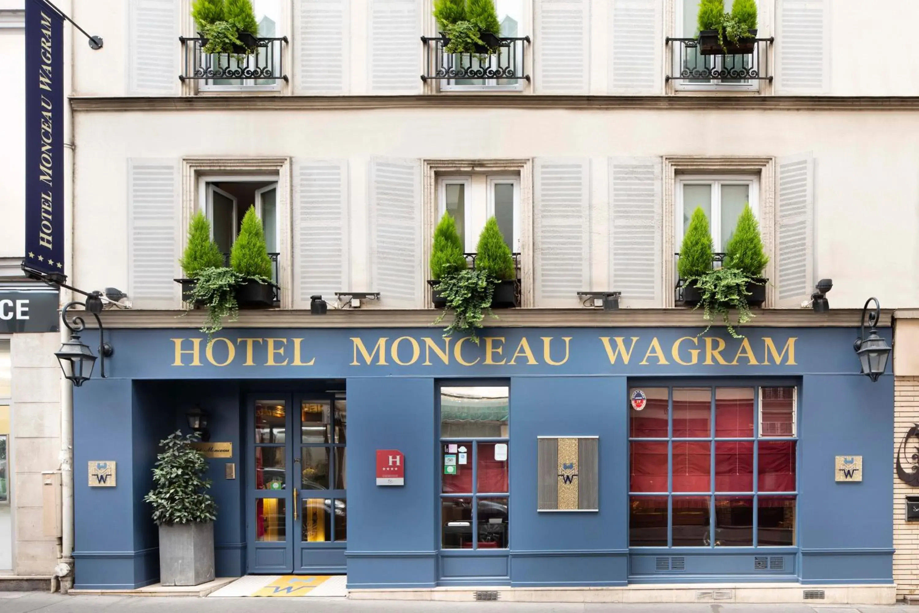 Facade/entrance, Property Building in Hotel Monceau Wagram