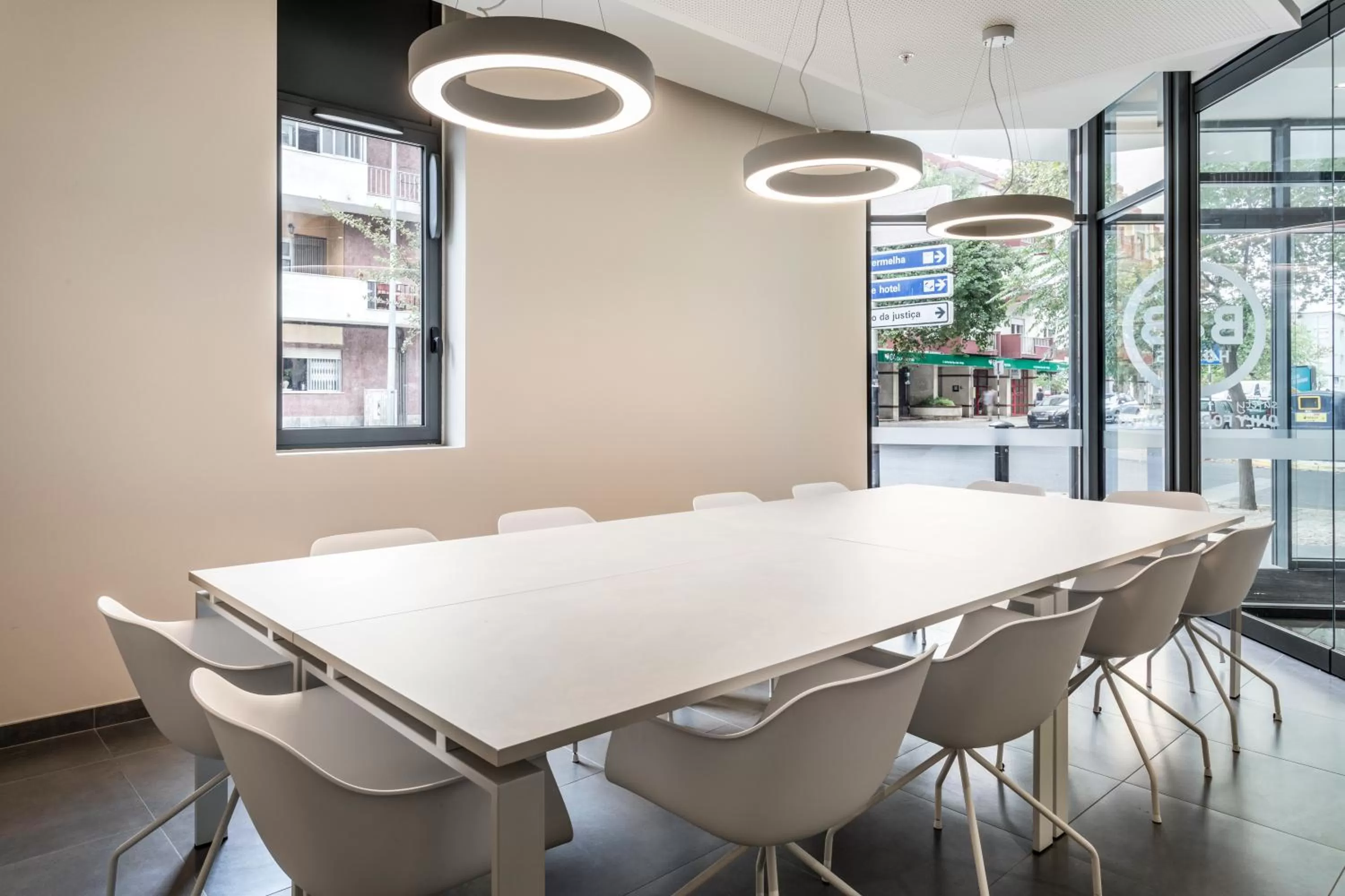 Meeting/conference room in B&B HOTEL Lisboa Montijo