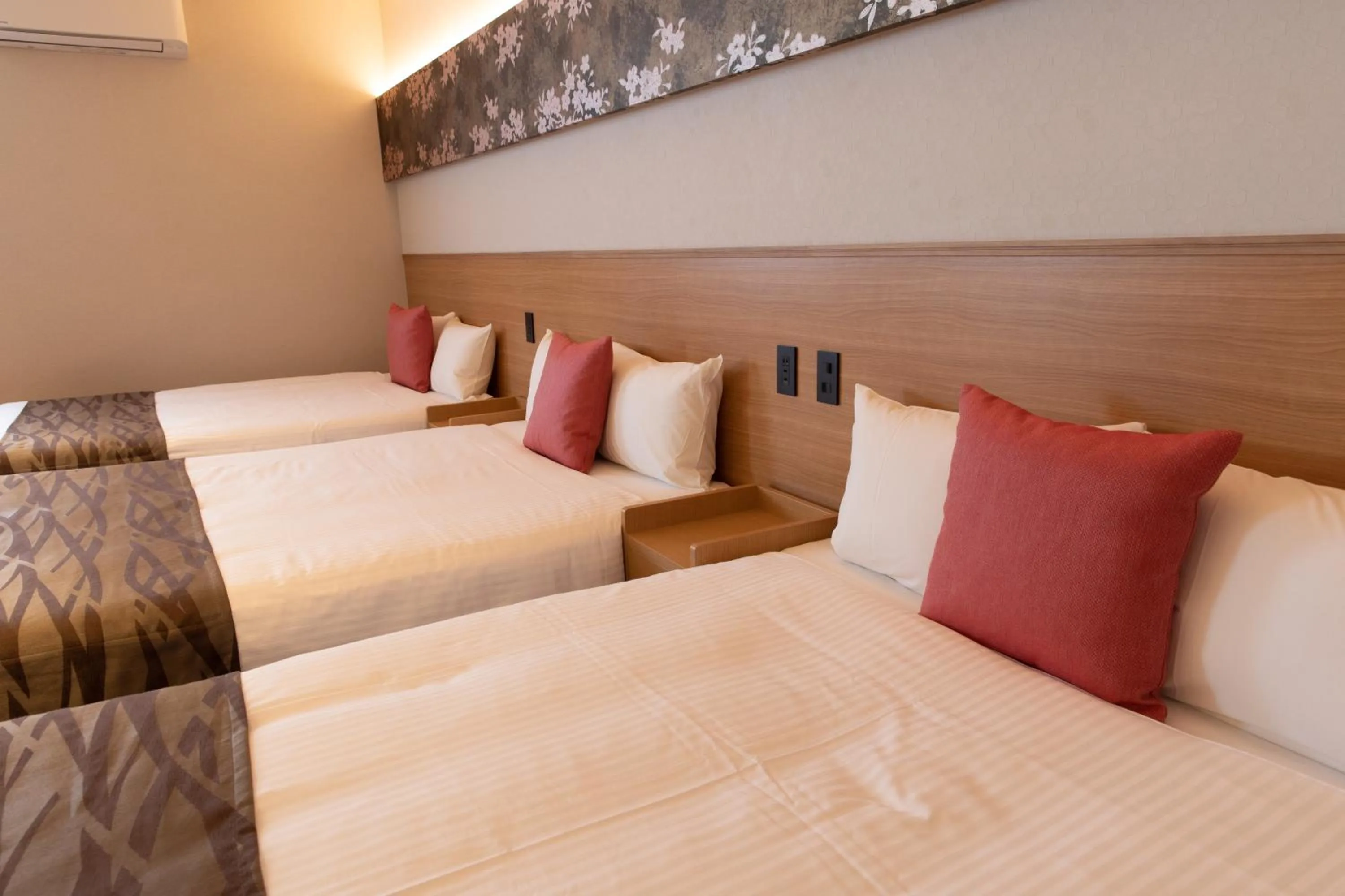 Photo of the whole room, Bed in Chiyokura HOTEL SHUKU Nagoya
