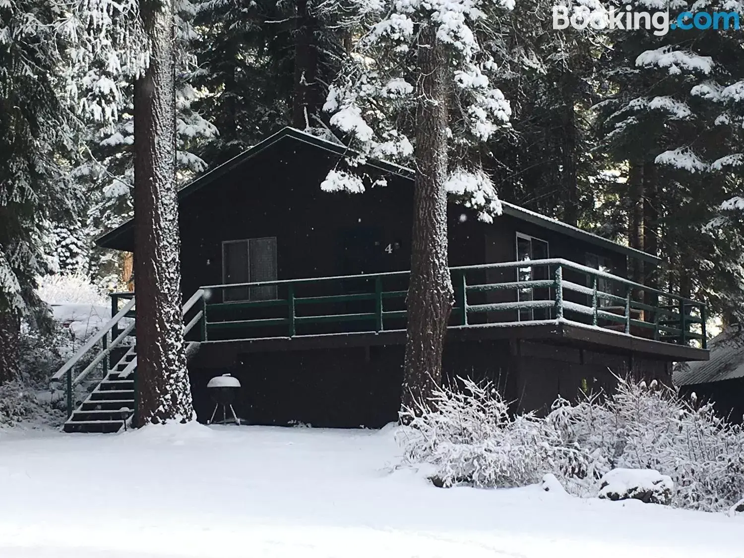 Winter in Crater Lake Gateway-Rocky Point Resort