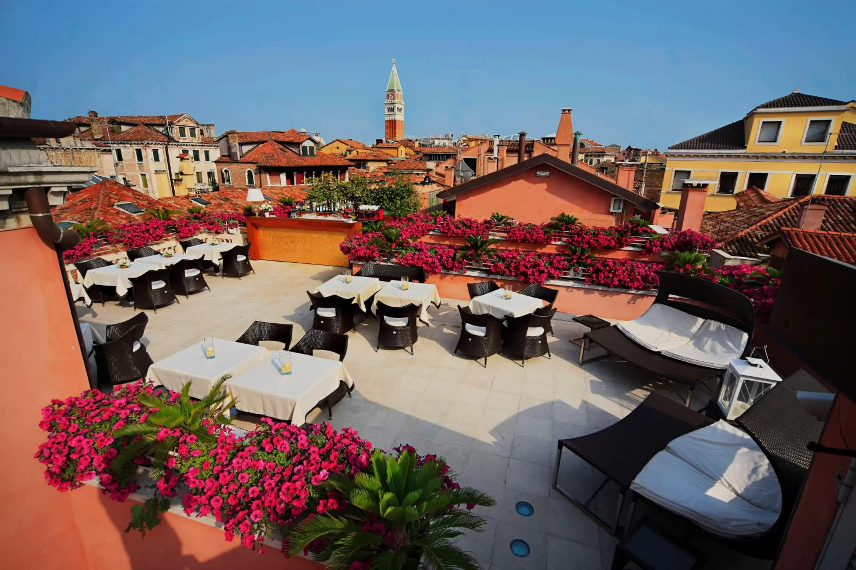 City view in Hotel A La Commedia City view in Hotel A La Commedia