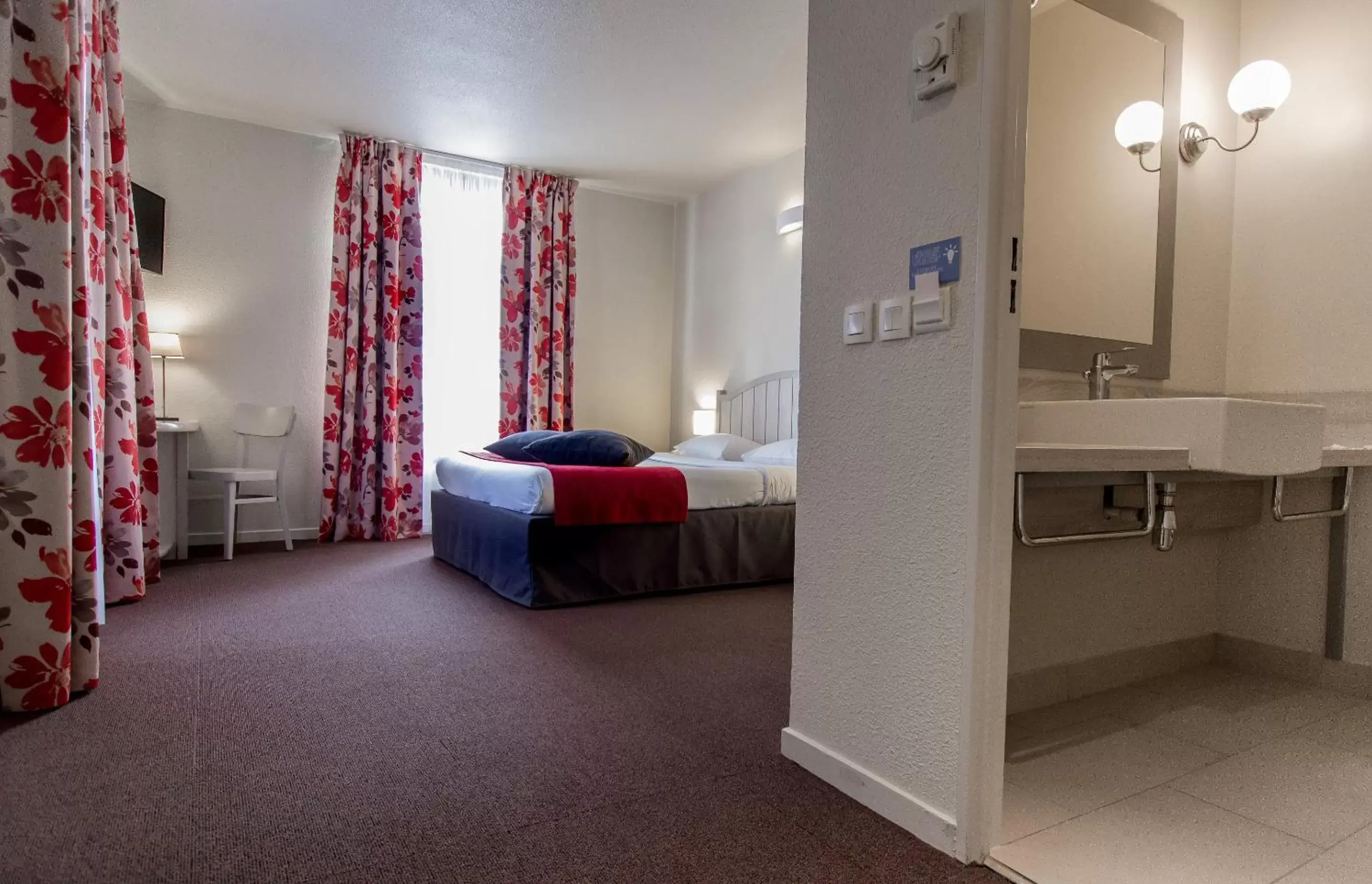 Bed in Campanile Val de France Bed in Campanile Val de France