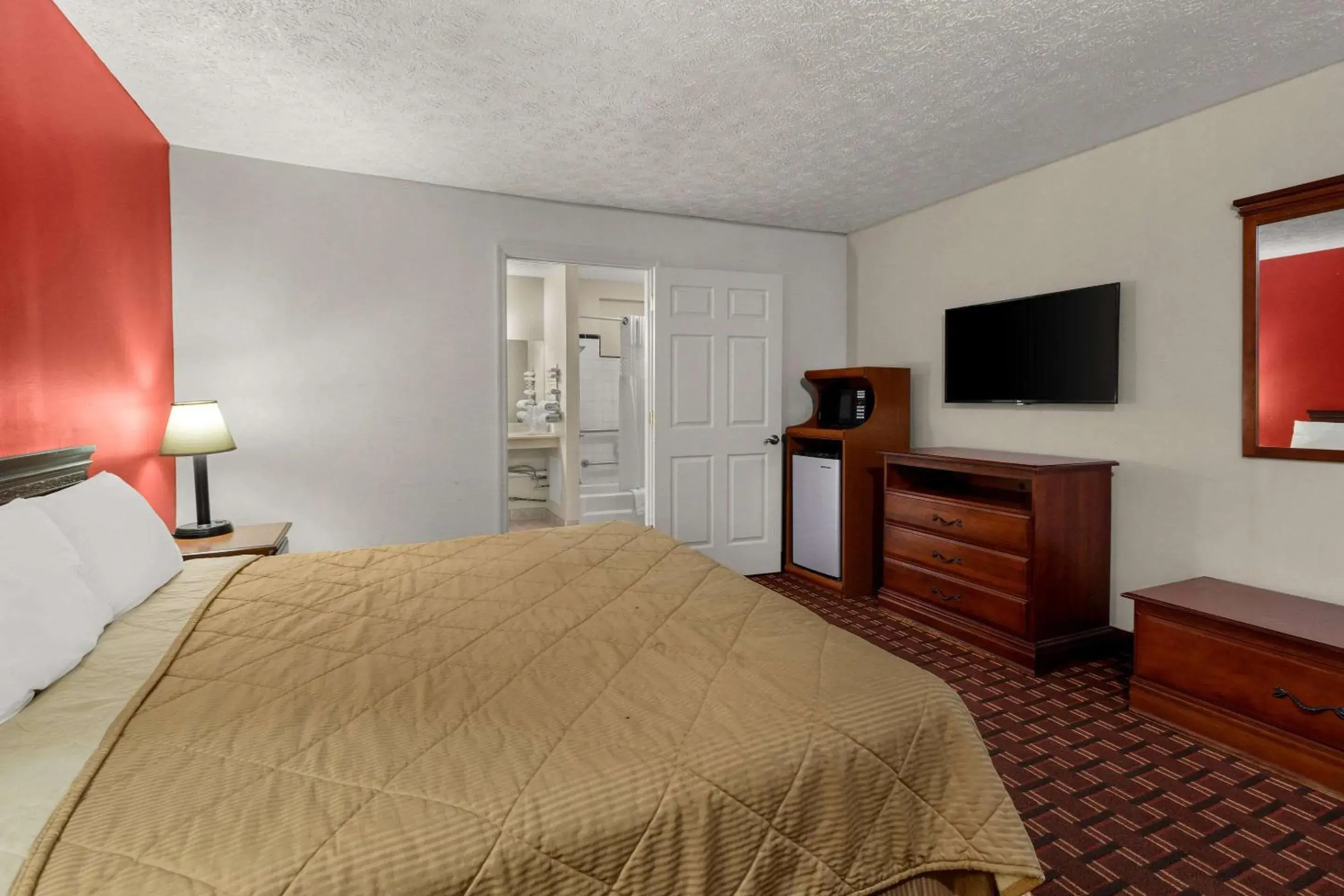 Bedroom, Bed in Rodeway Inn