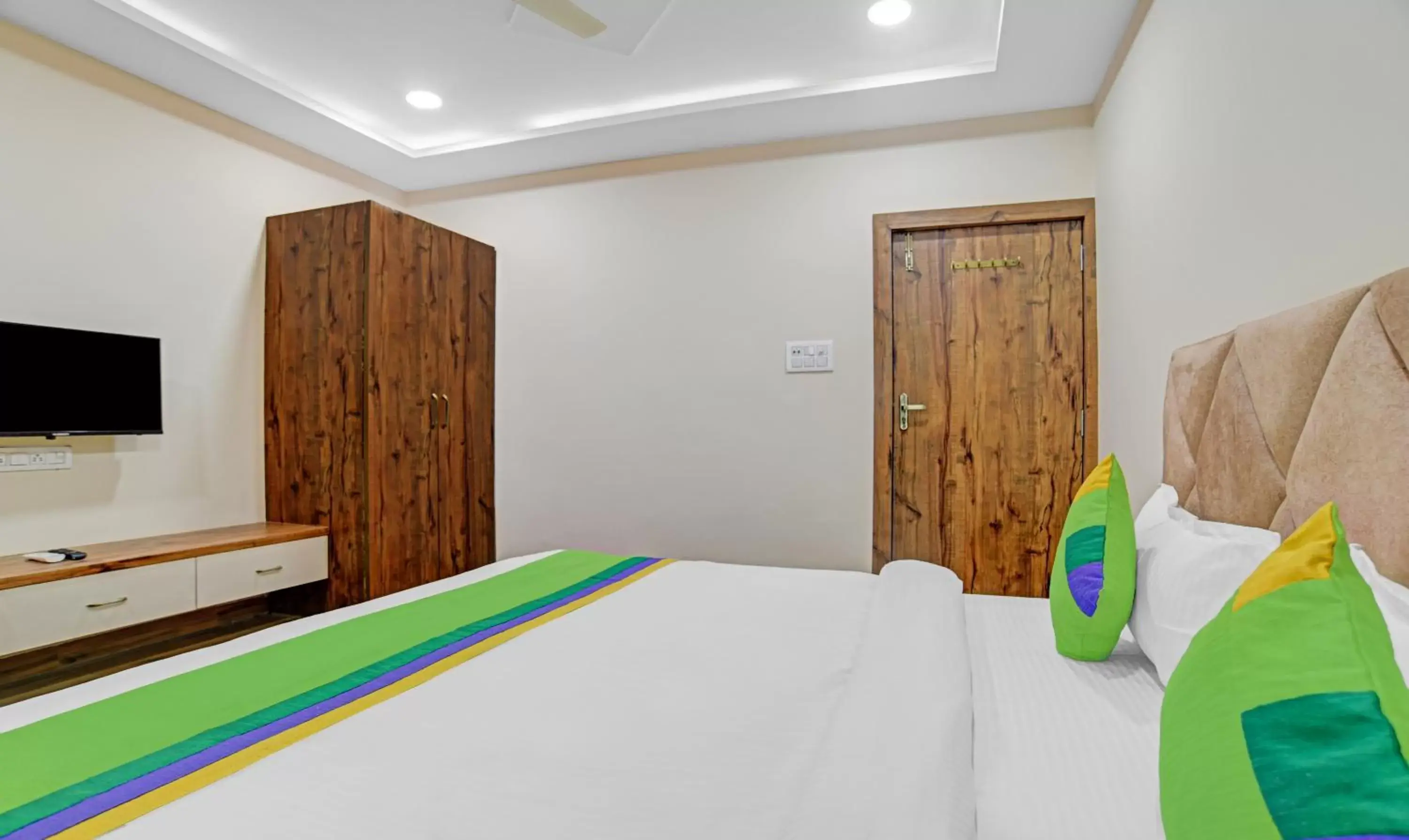 Bedroom, Bed in Treebo Nirvana Elite Bedroom, Bed in Treebo Nirvana Elite