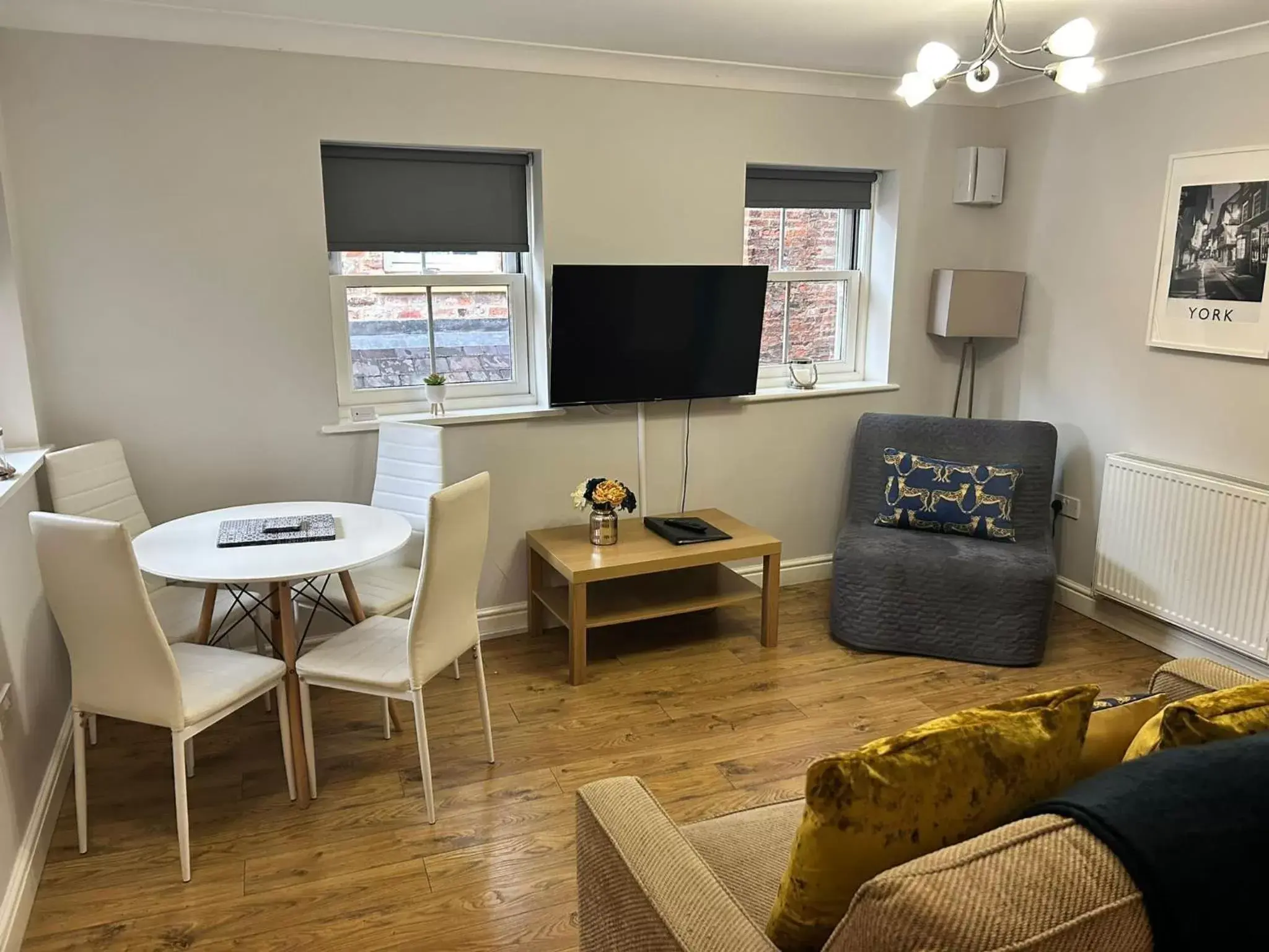 Living room, TV/Entertainment Center in Goodramgate Apartments