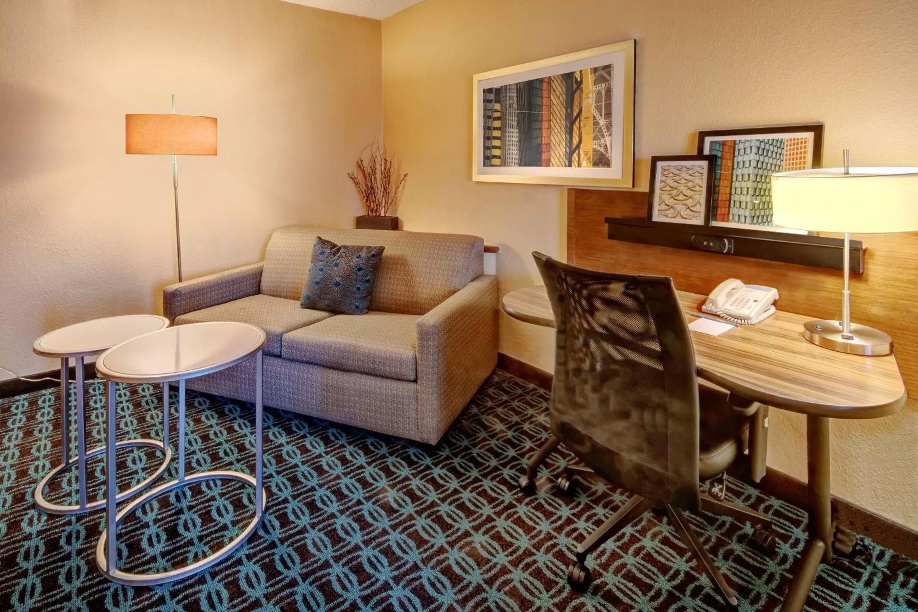 Photo of the whole room, Seating Area in Fairfield Inn & Suites Memphis Southaven