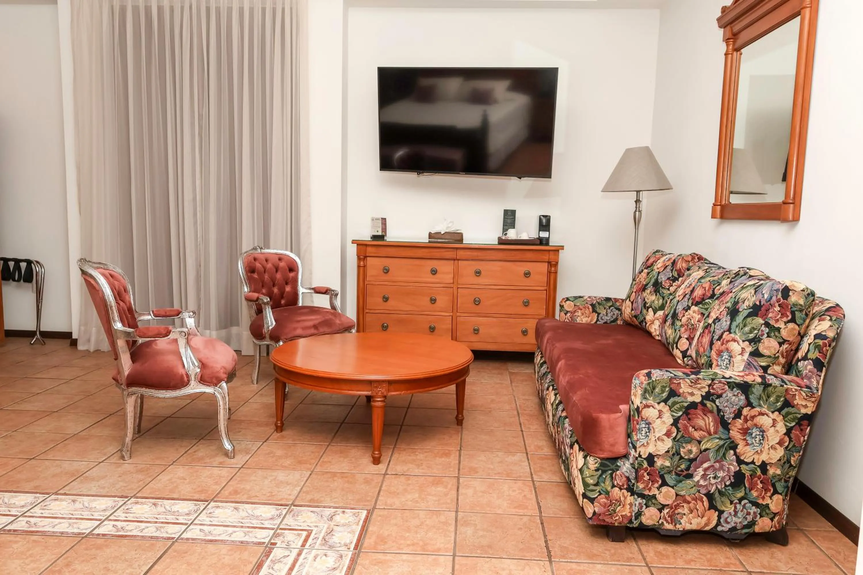 TV and multimedia in Hotel Boutique Naura Centro