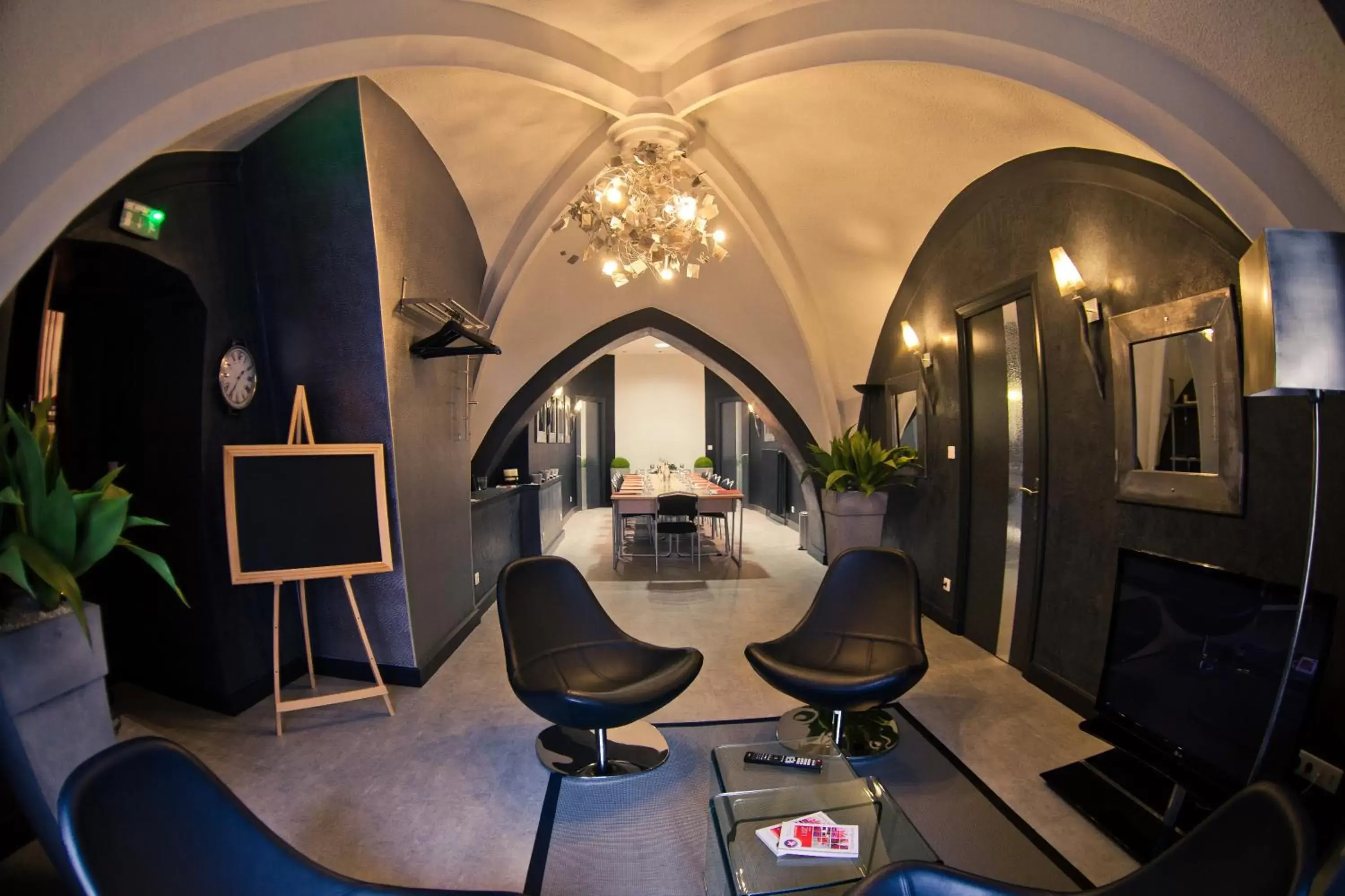 Lounge or bar in Hôtel des Princes, Chambéry Centre Lounge or bar in Hôtel des Princes, Chambéry Centre