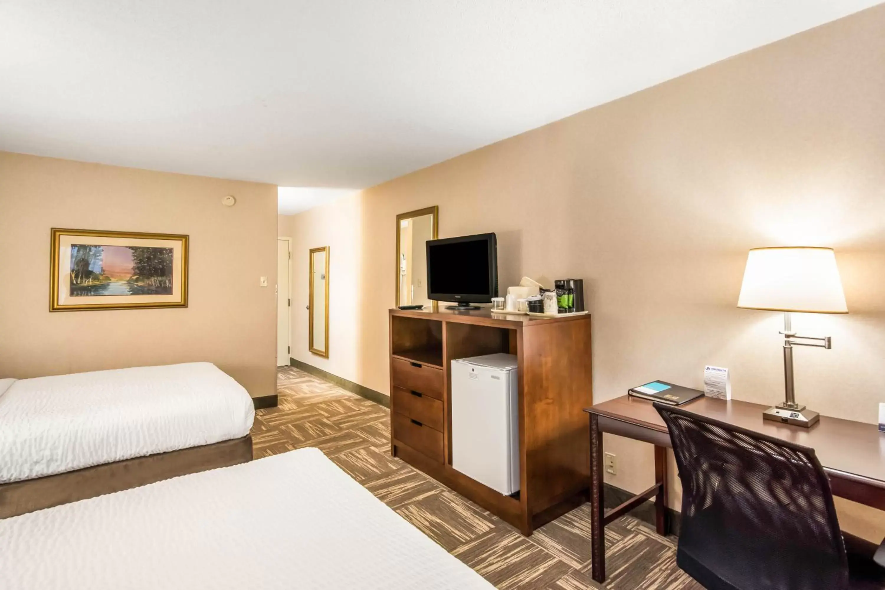 Photo of the whole room, TV/Entertainment Center in Clarion Inn Grand Junction