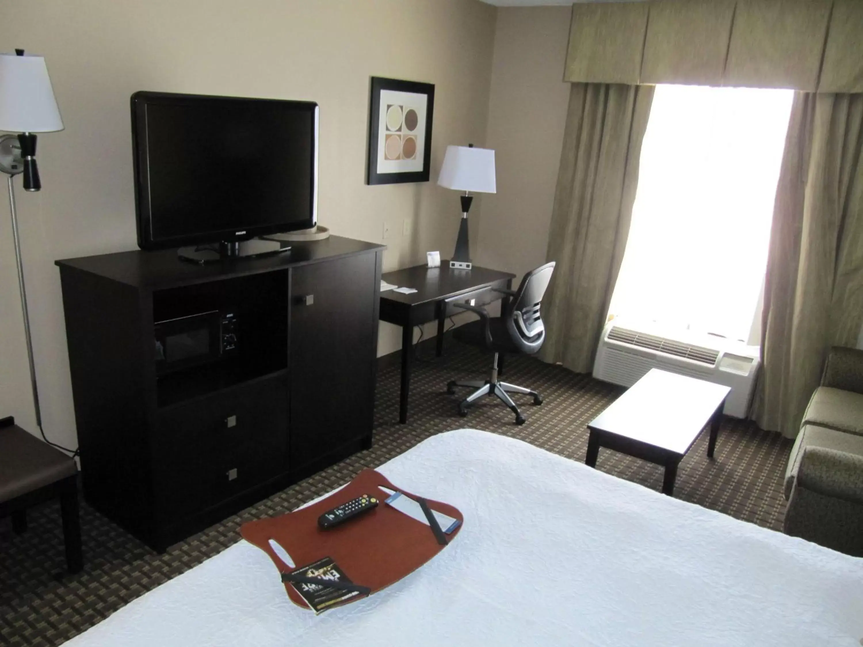Bedroom, Bed in Hampton Inn Lindale/Tyler Bedroom, Bed in Hampton Inn Lindale/Tyler