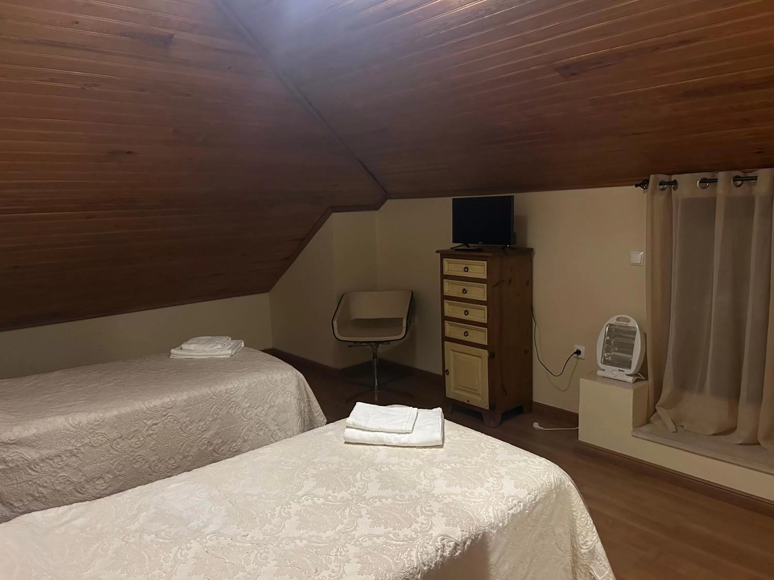 Bed in Alojamento Santa Catarina