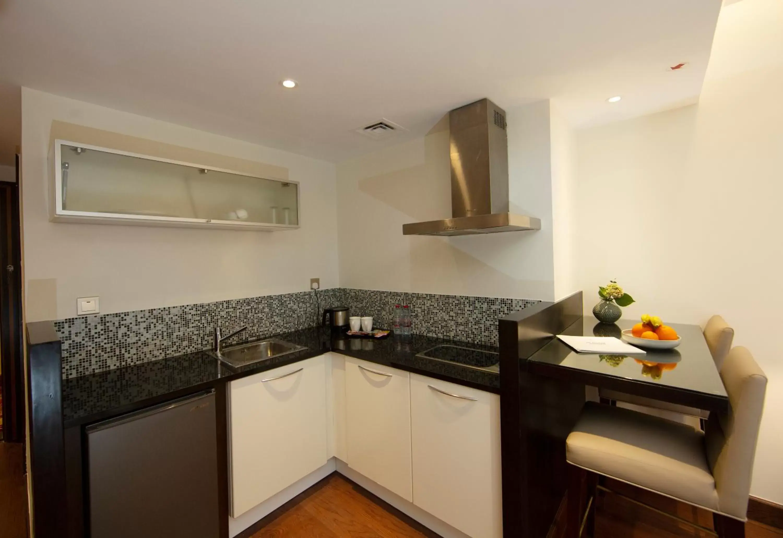 Kitchen or kitchenette, Kitchen/Kitchenette in Number One Tower Suites Hotel