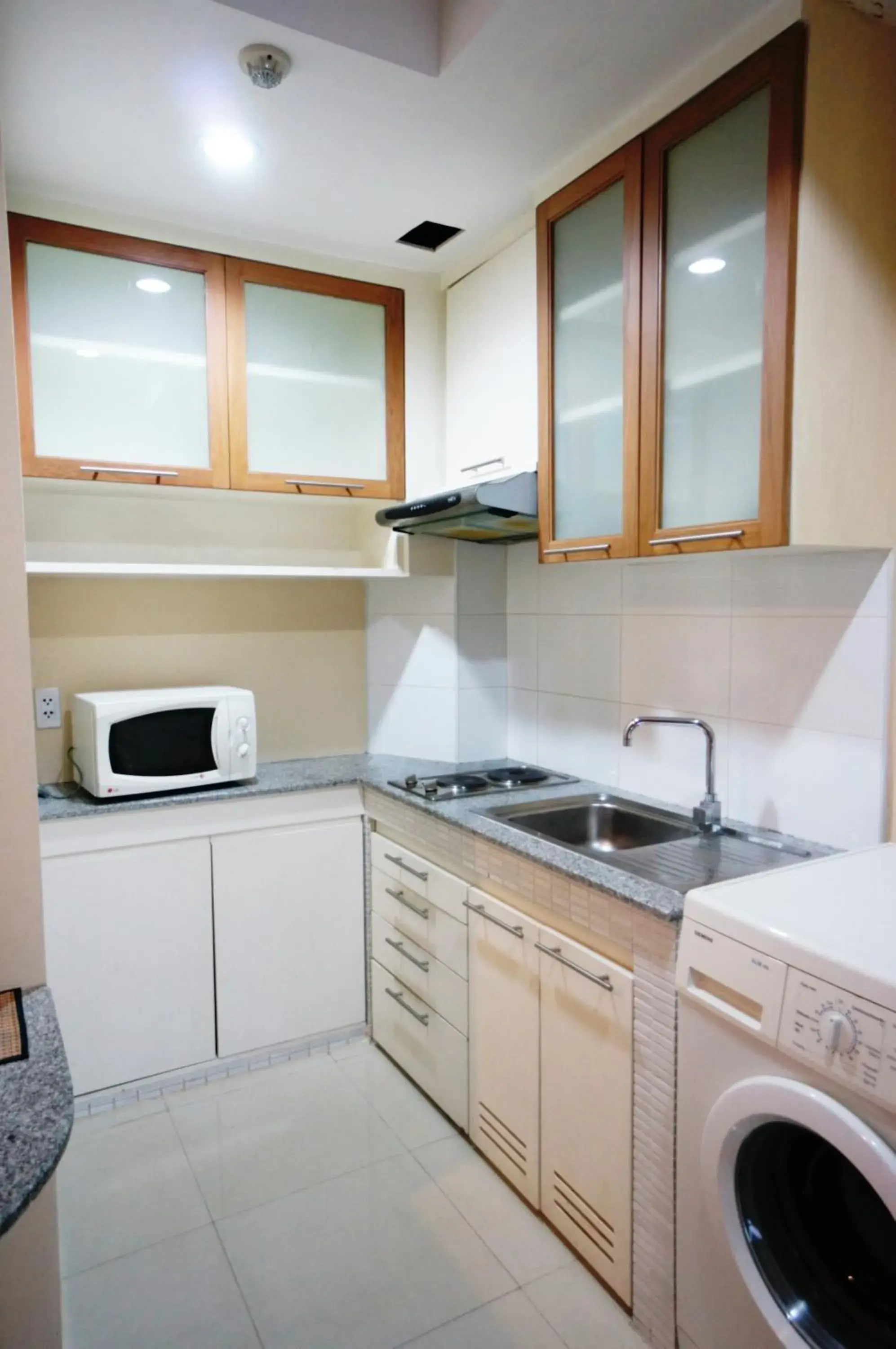 Kitchen/Kitchenette in Silom Convent Garden Hotel SHA Extra Plus