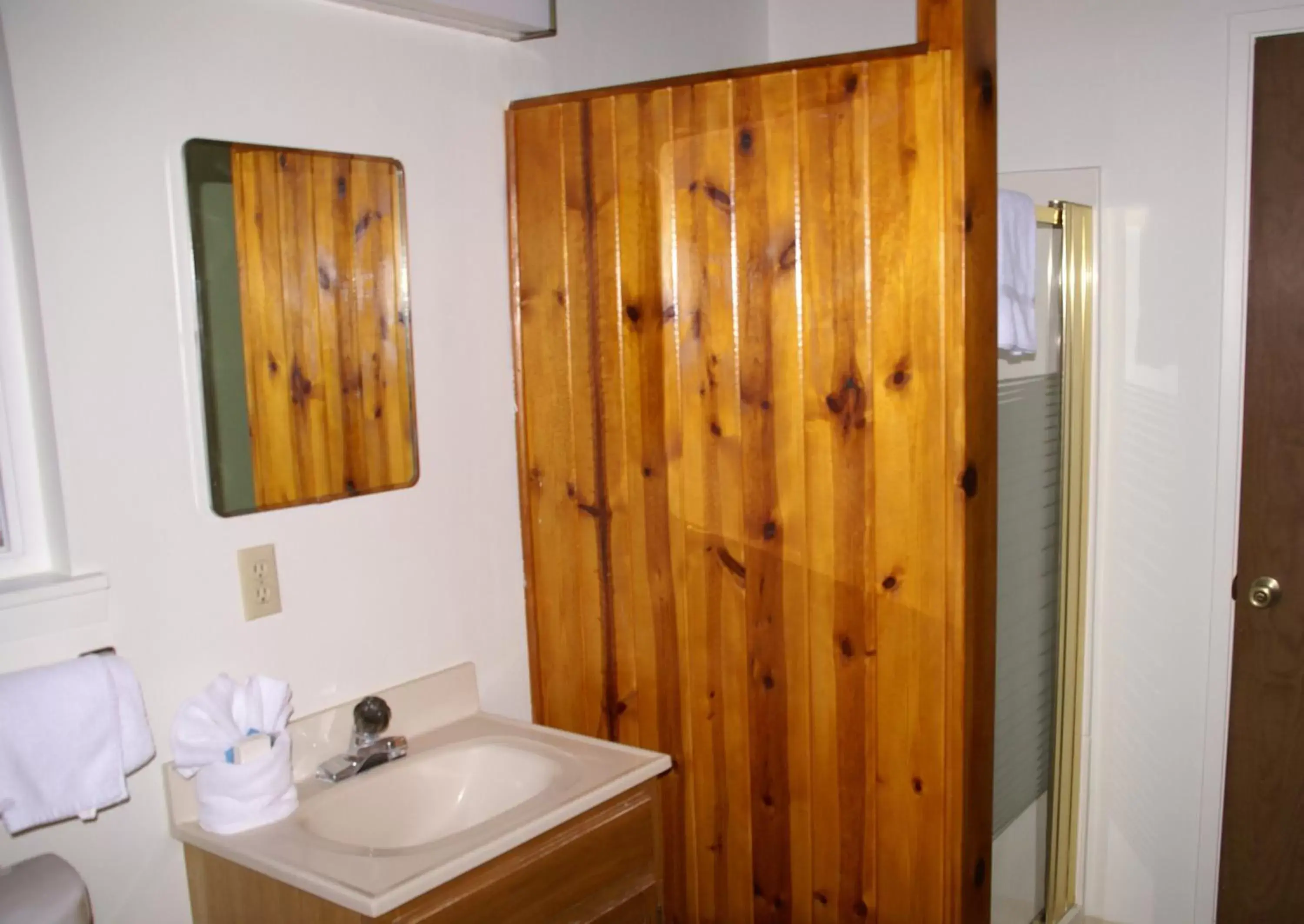 Bathroom in Fern River Resort