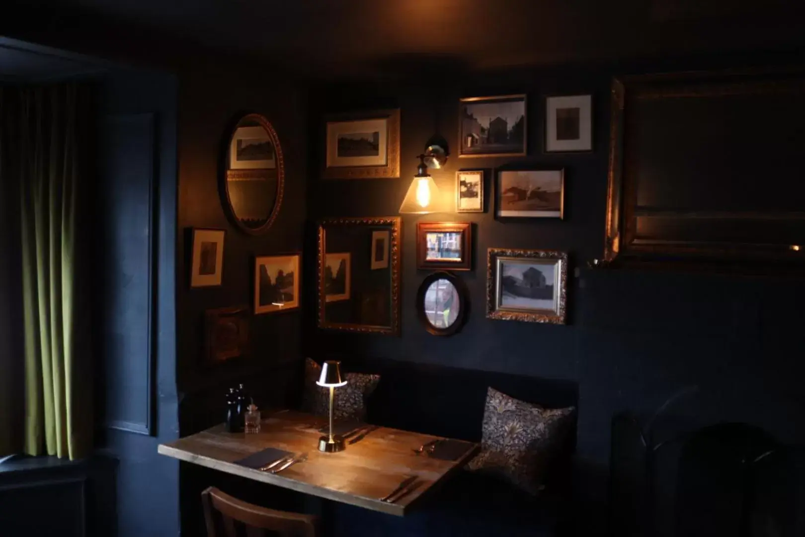 Dining area in The George Hotel