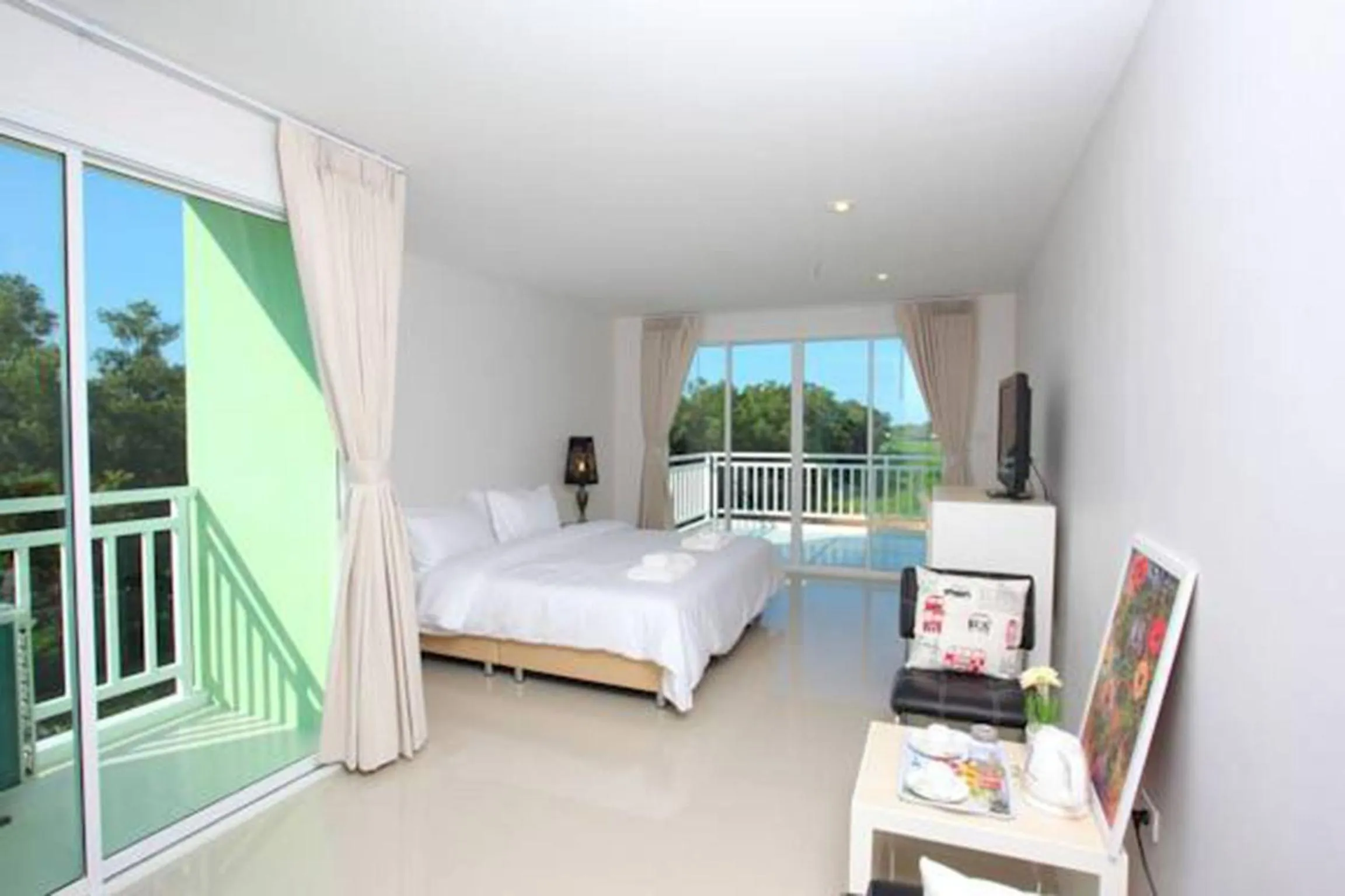 Decorative detail, Bed in The Terrace Hotel