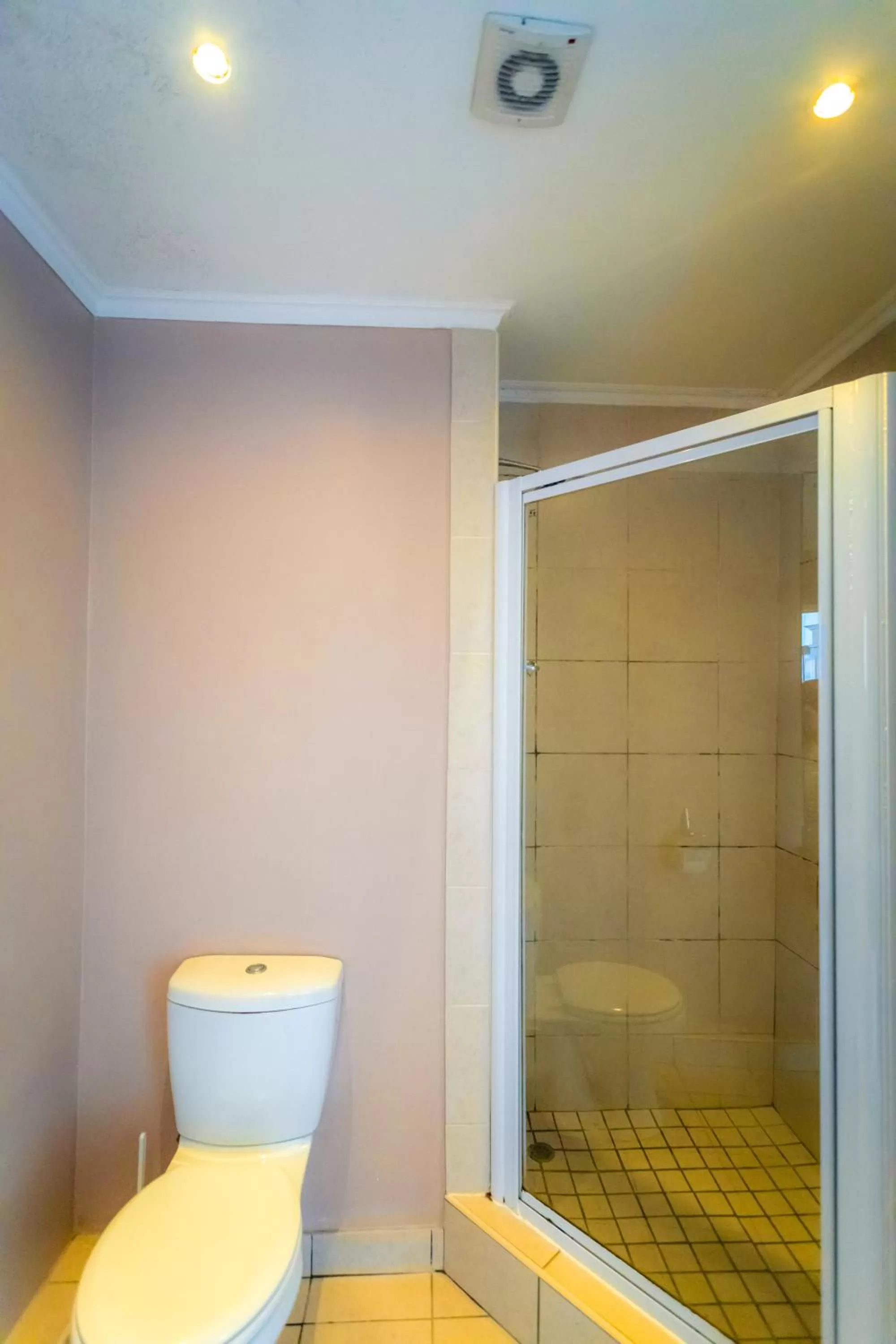 Bathroom in Florida Park Hotel, Florida Road