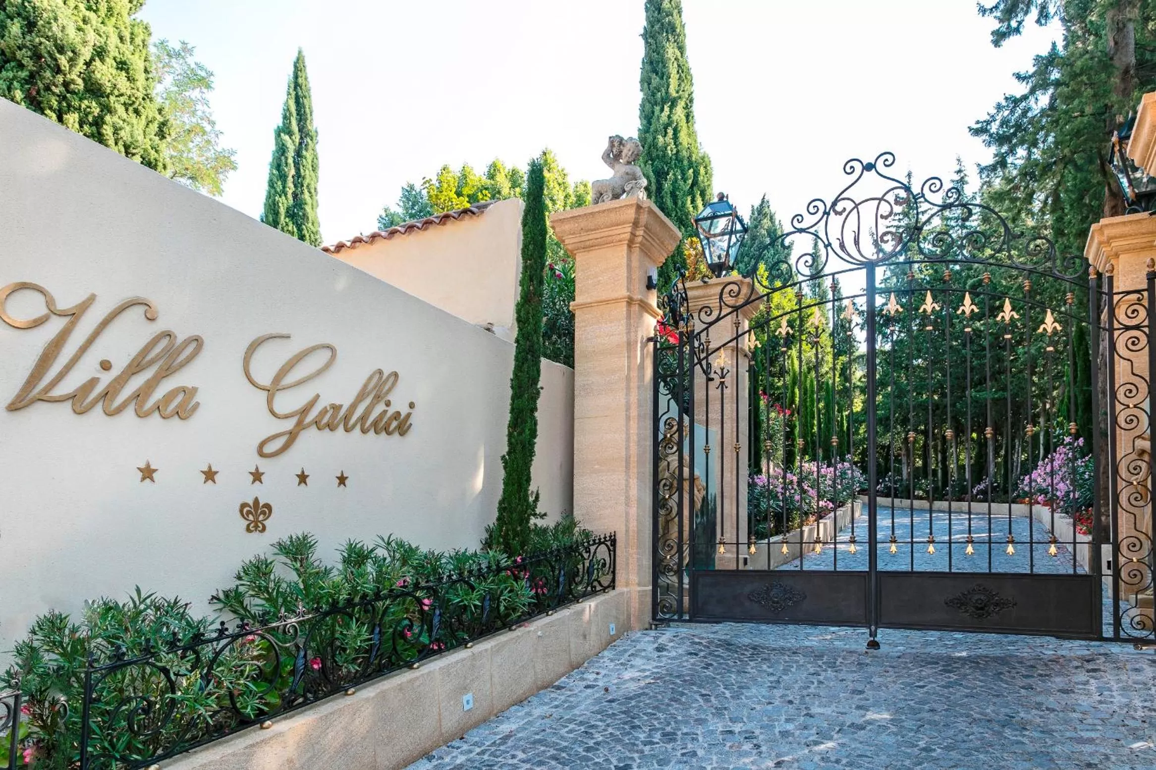 Facade/entrance in Villa Gallici Hôtel & Spa