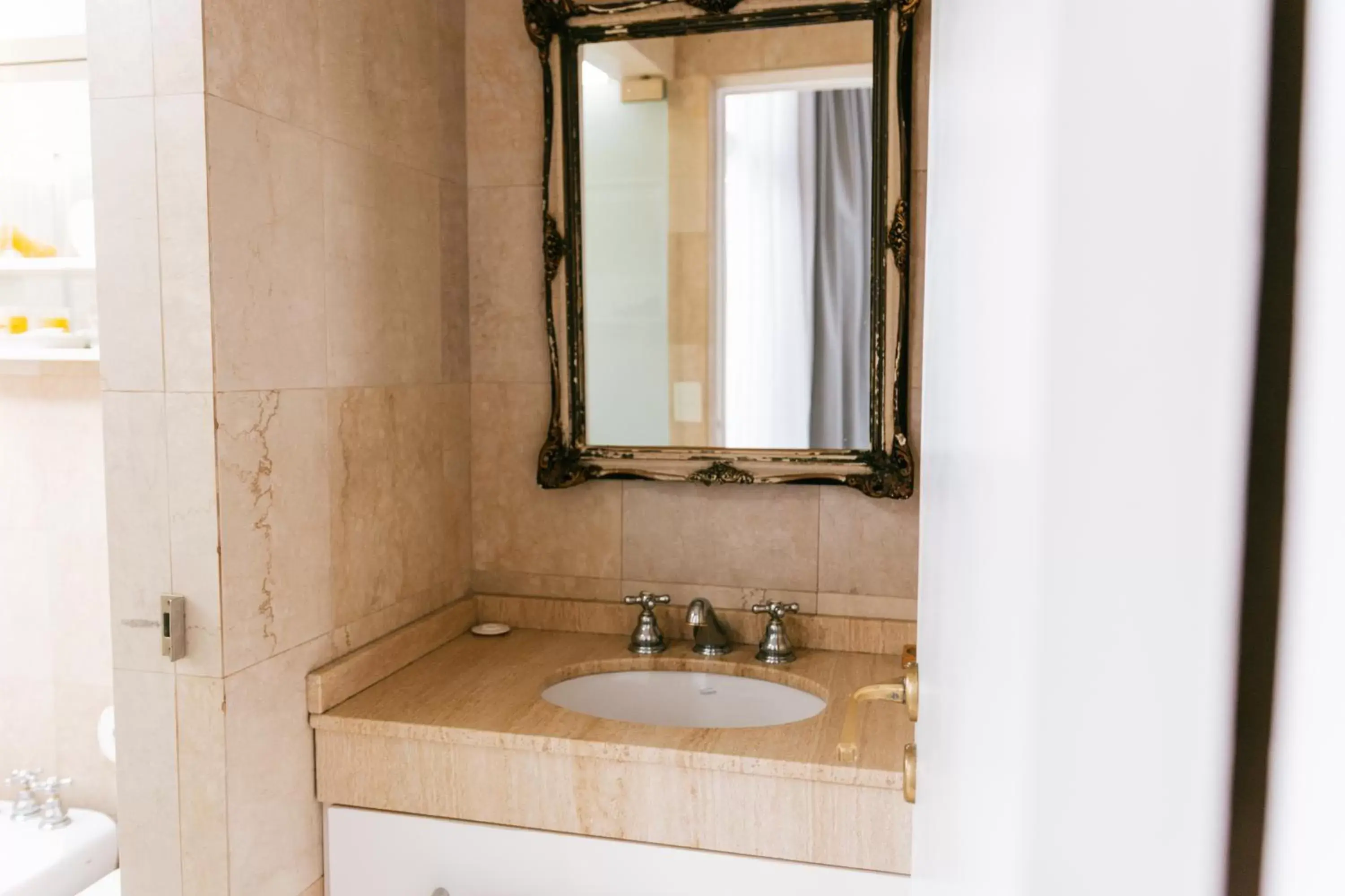 Bathroom in BENS L'Hôtel Palermo