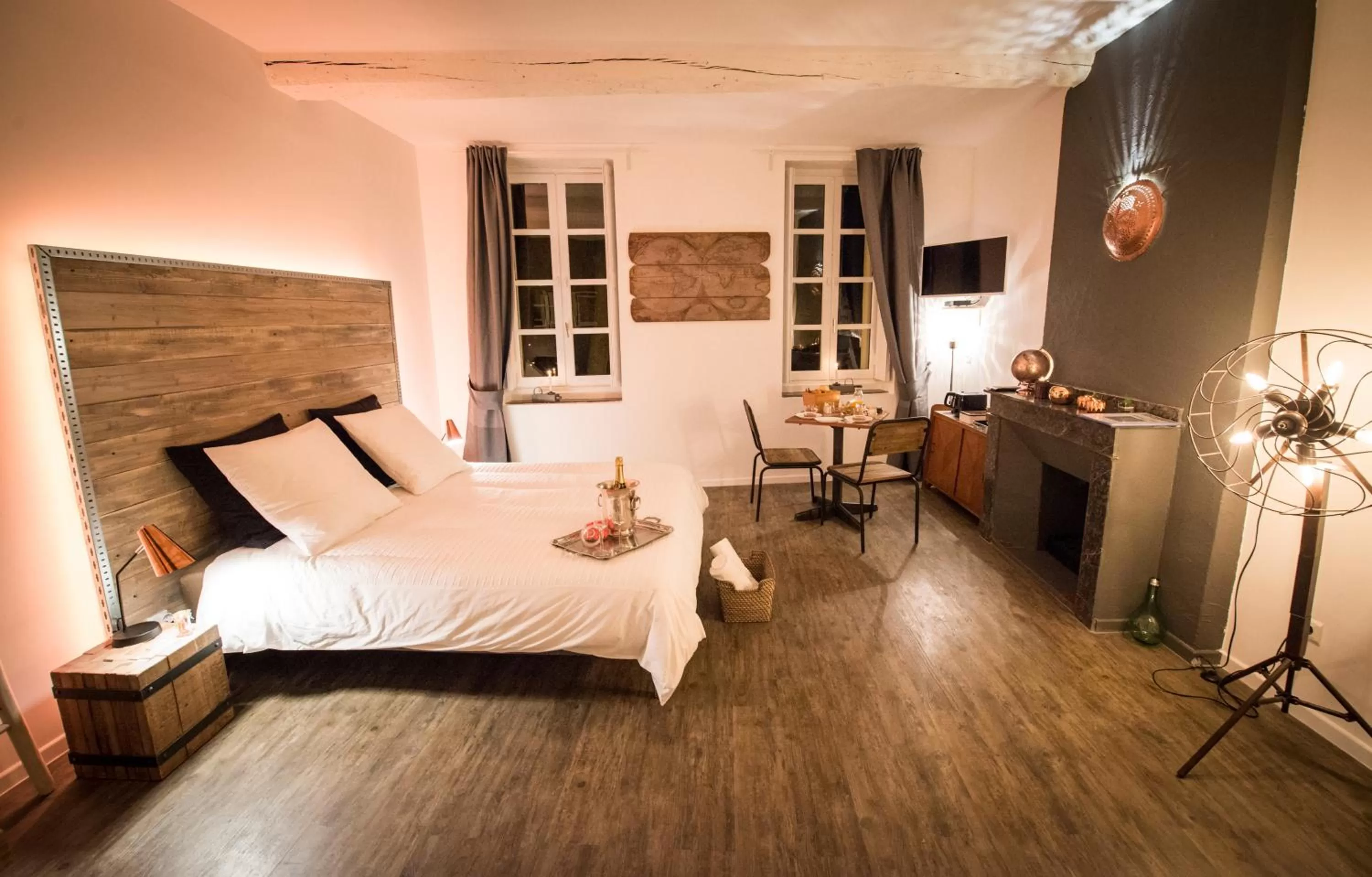 Photo of the whole room, Bed in La Maison Gustave