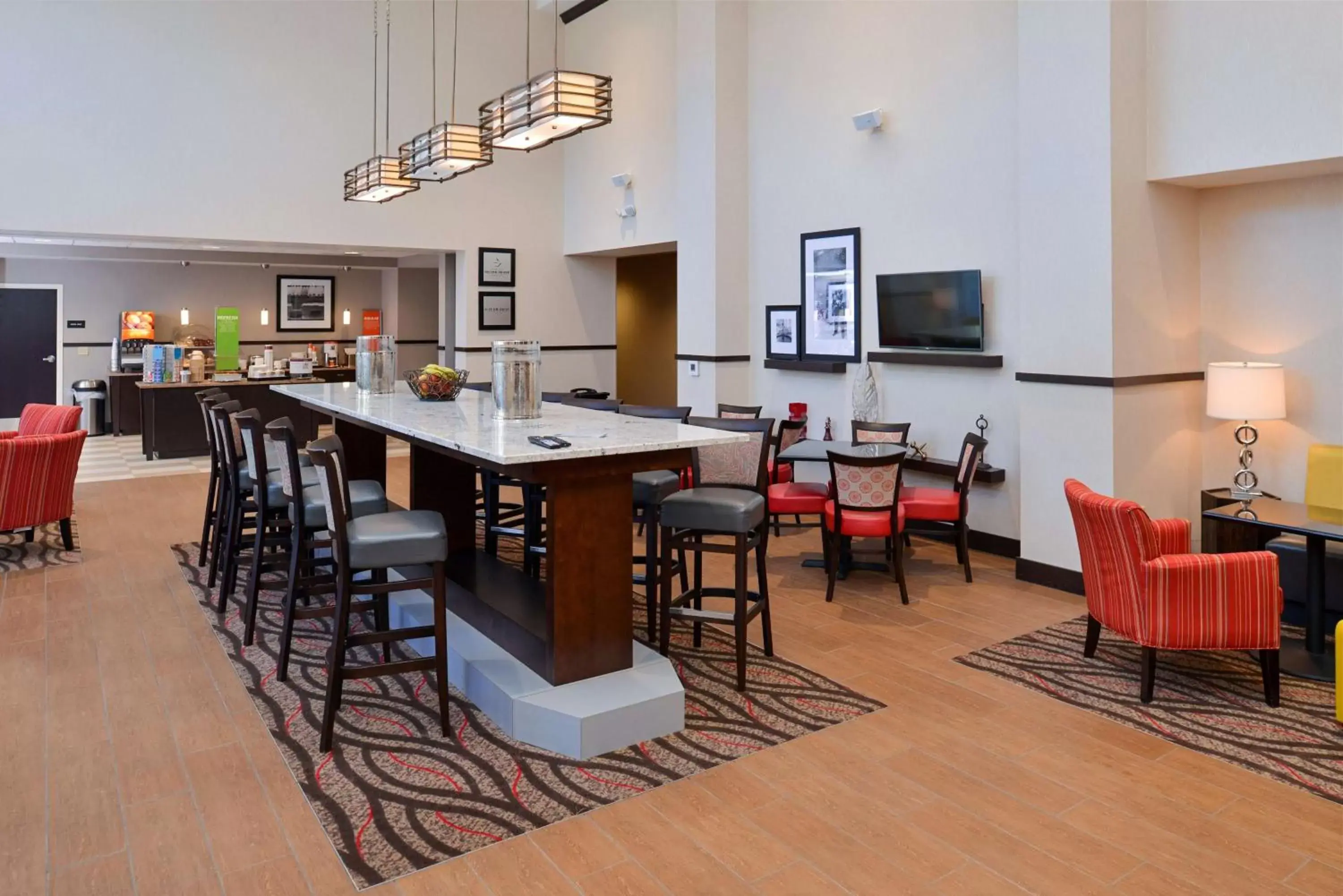 Breakfast in Hampton Inn & Suites California University-Pittsburgh Breakfast in Hampton Inn & Suites California University-Pittsburgh