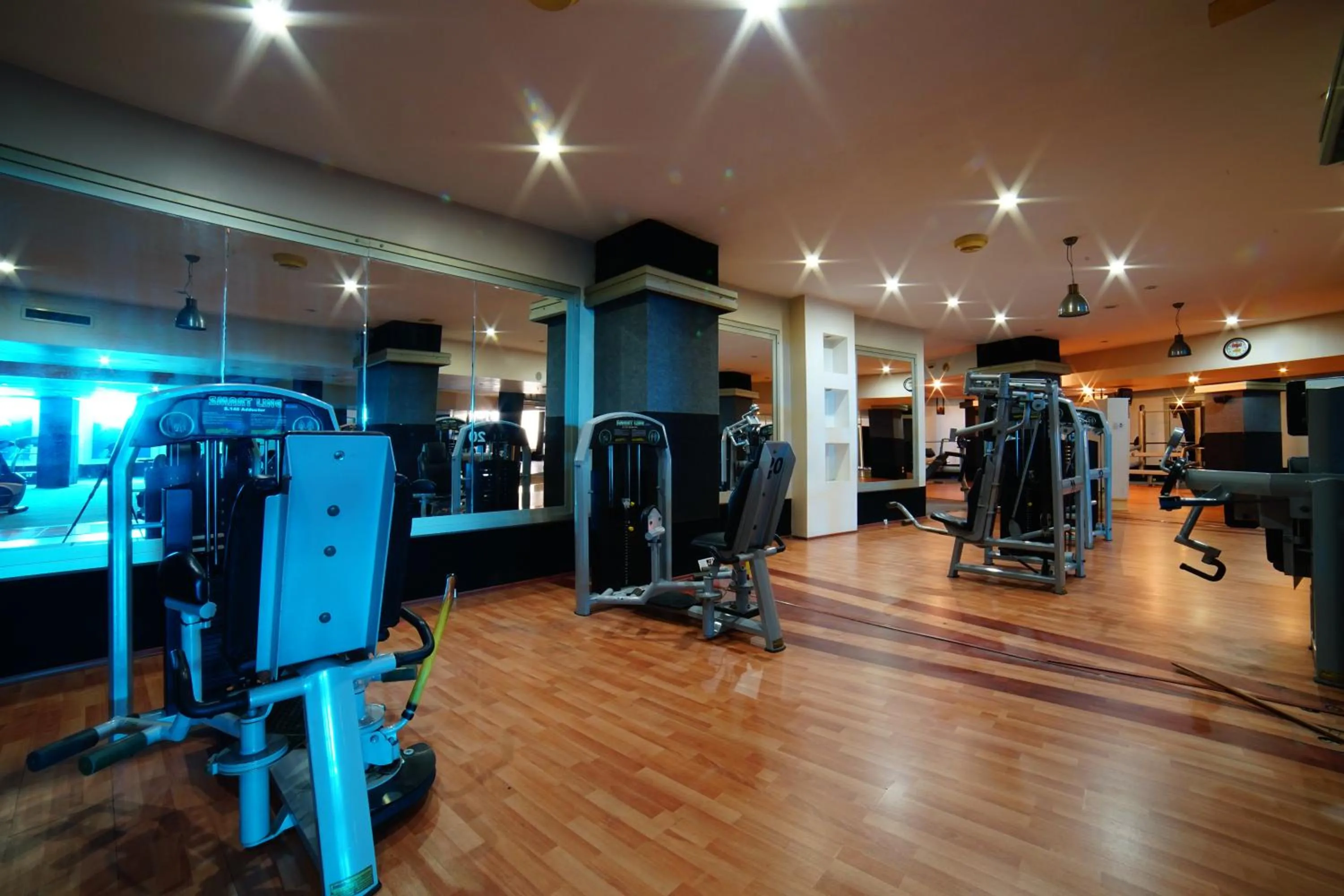 Fitness centre/facilities in Cender Hotel
