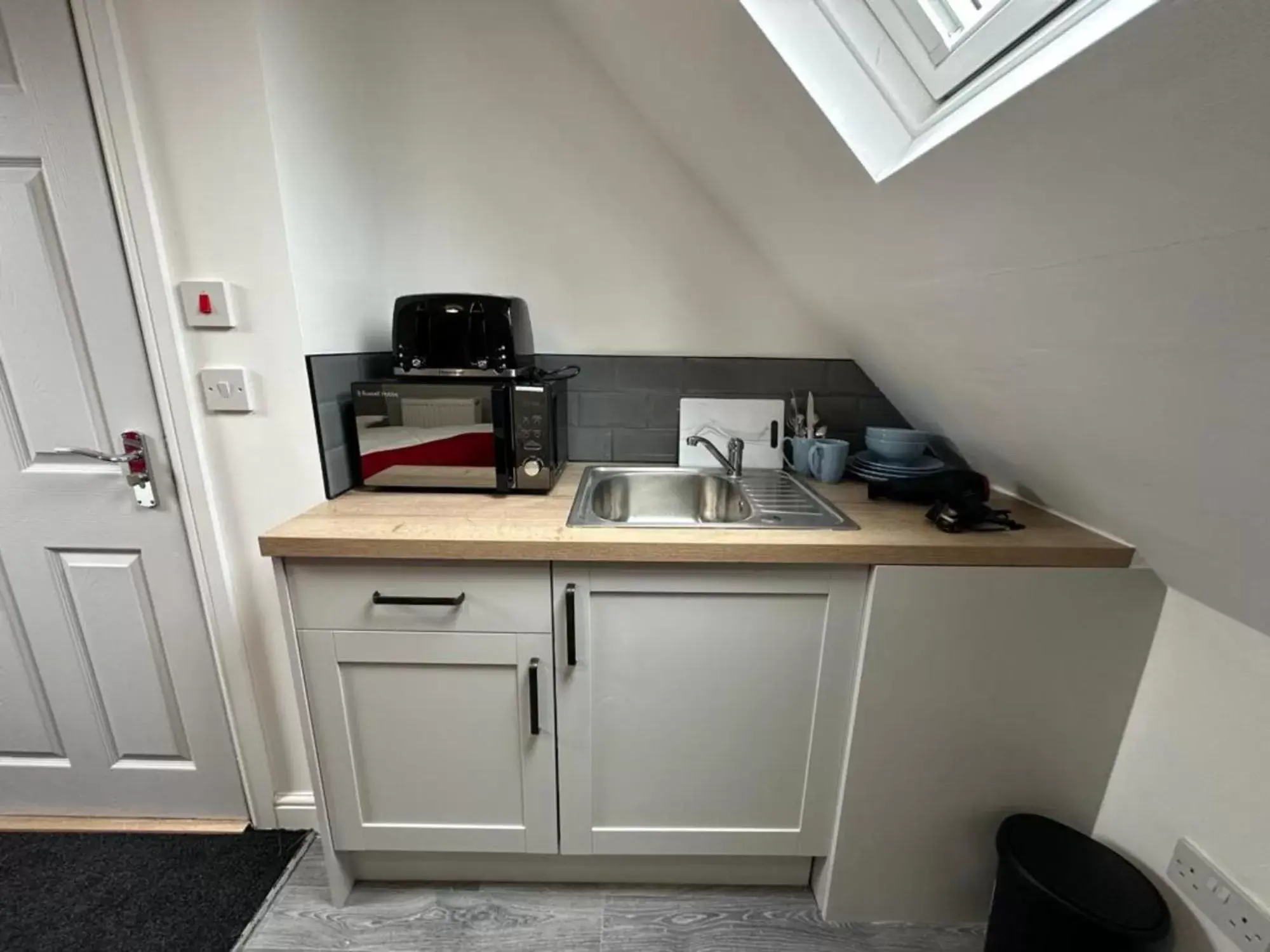 Kitchen/Kitchenette in The Fishpond - Premier Nottingham Studios