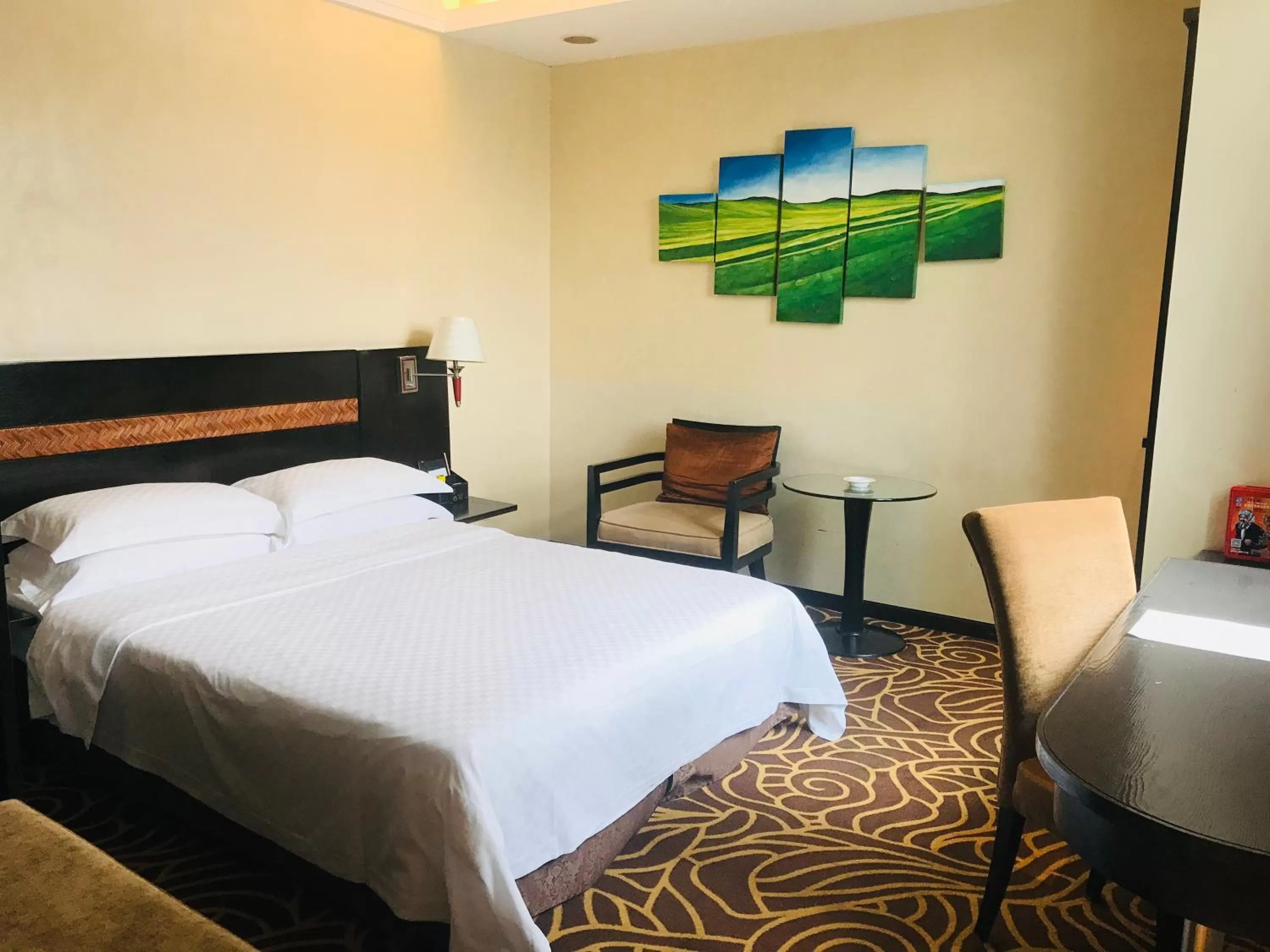 People, Bed in Hua Shi Hotel