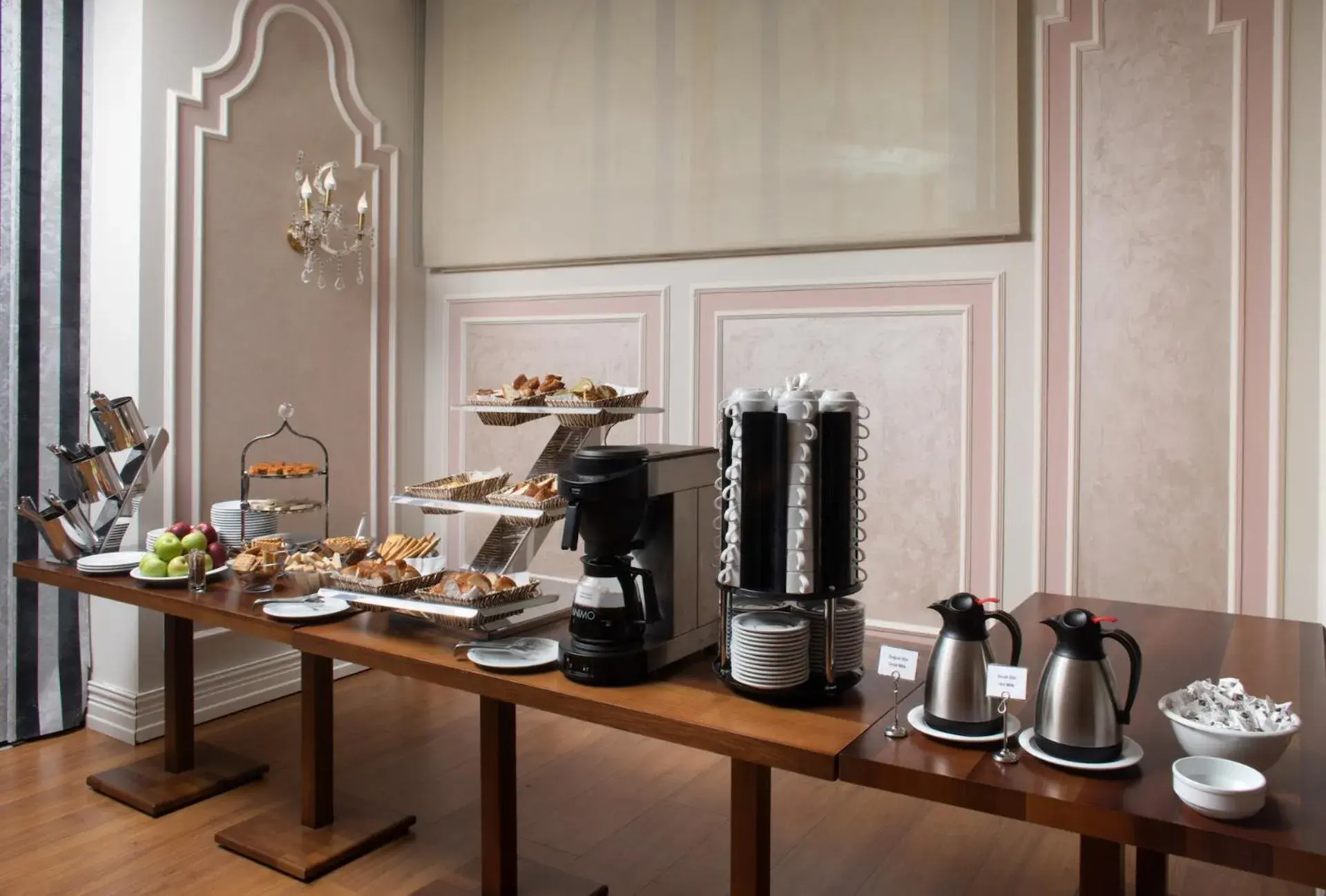 Coffee/tea facilities in The Time Hotel Marina