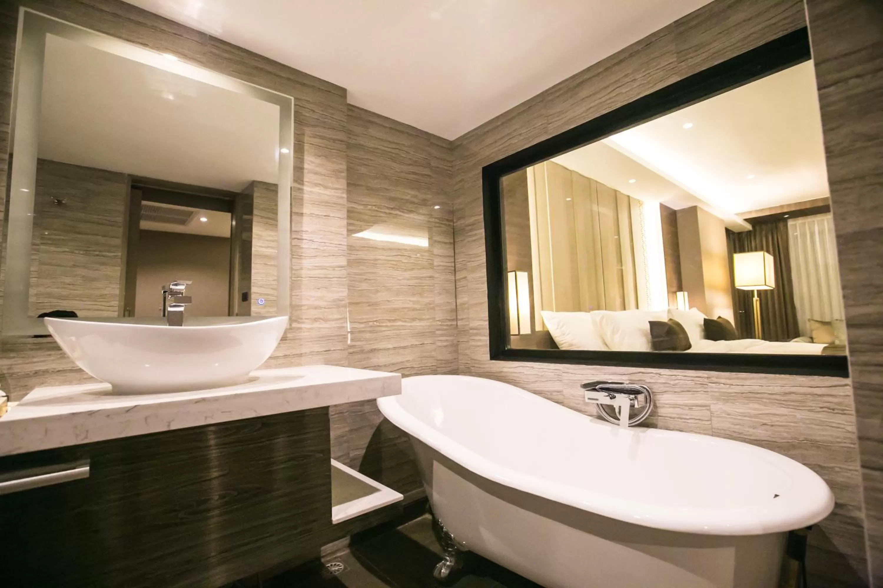 Bathroom in Arte Hotel - SHA Extra Plus