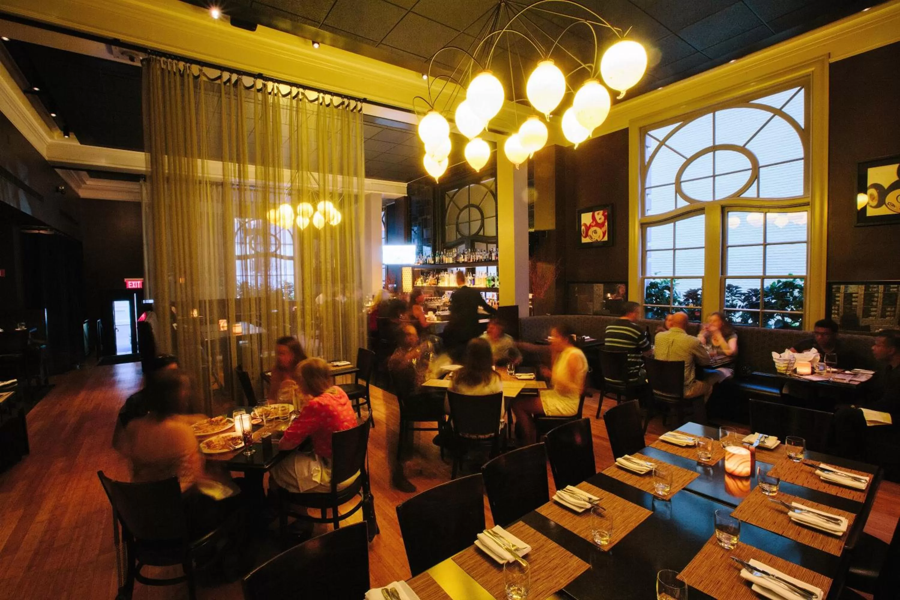 Restaurant/places to eat in The Lenox