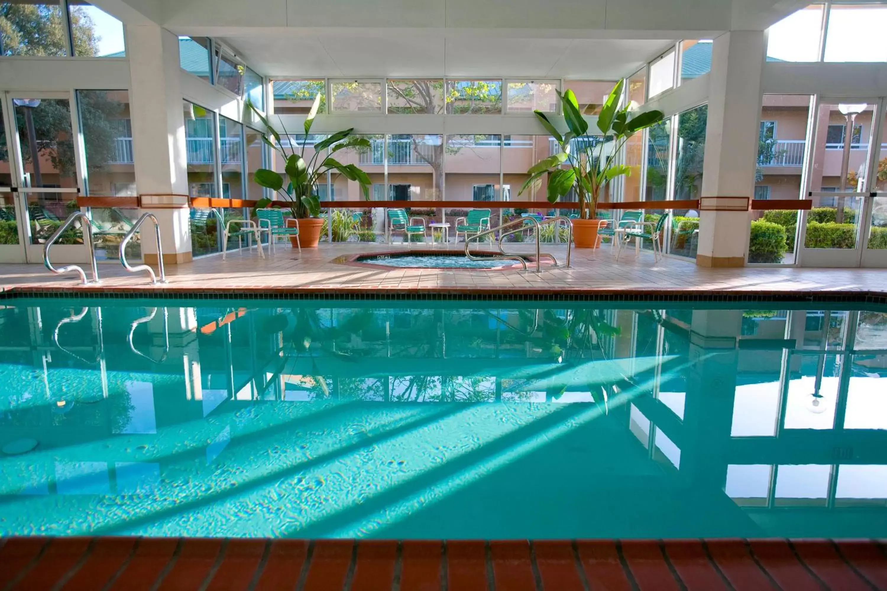 Swimming Pool in Courtyard by Marriott San Mateo Foster City