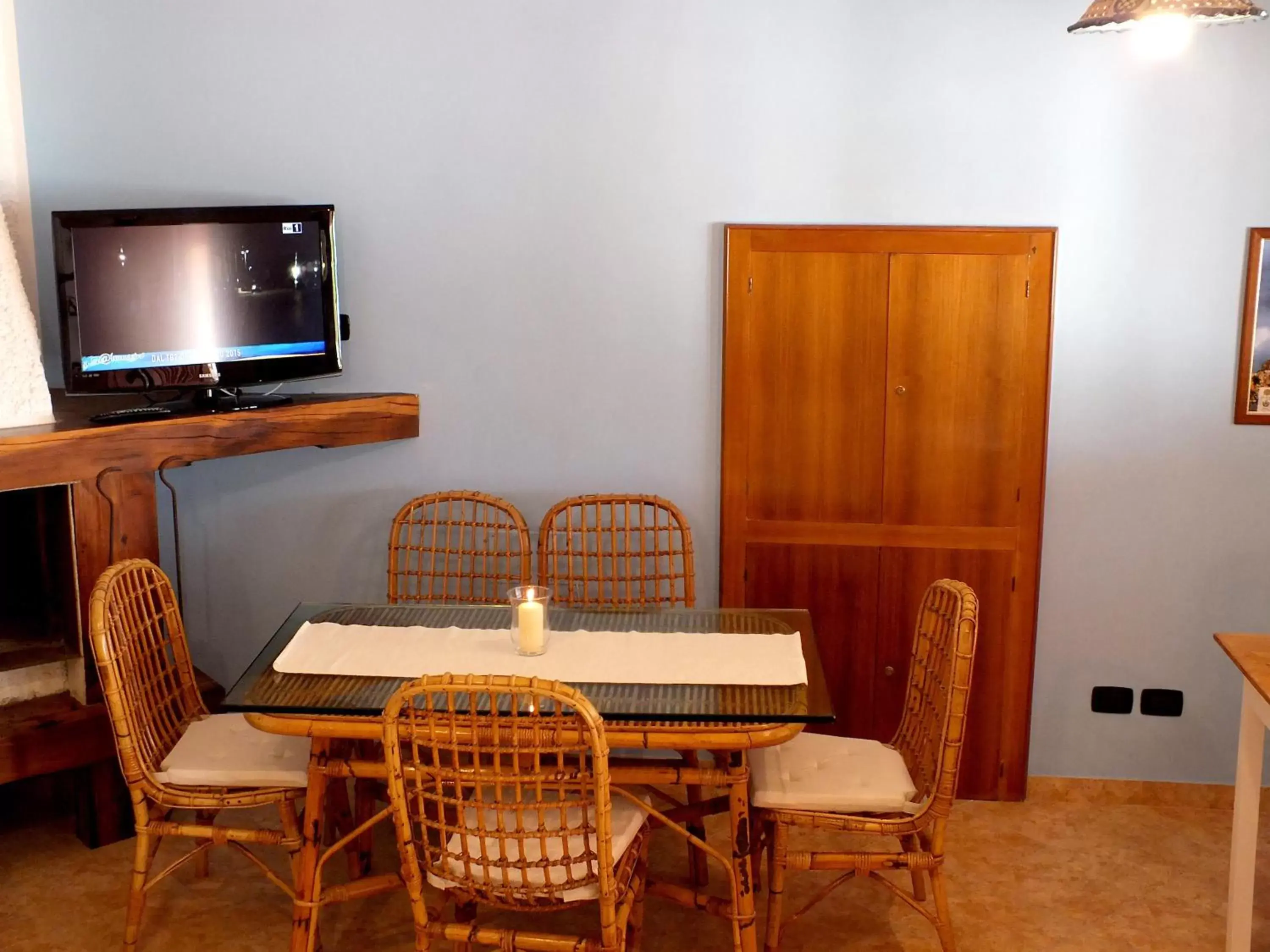 Communal lounge/ TV room, TV/Entertainment Center in B&B Villa sul Mare