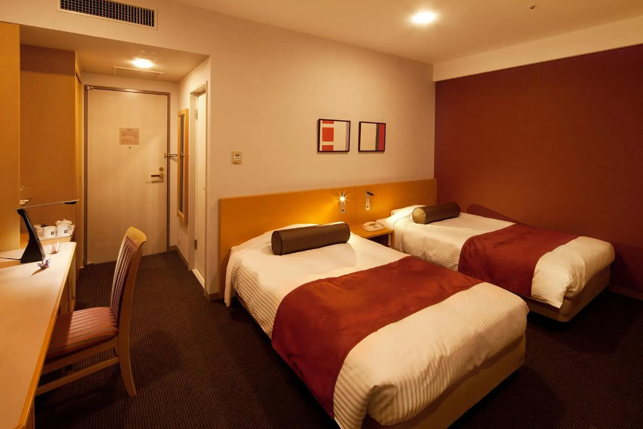 Photo of the whole room, Bed in Ueda Tokyu REI Hotel