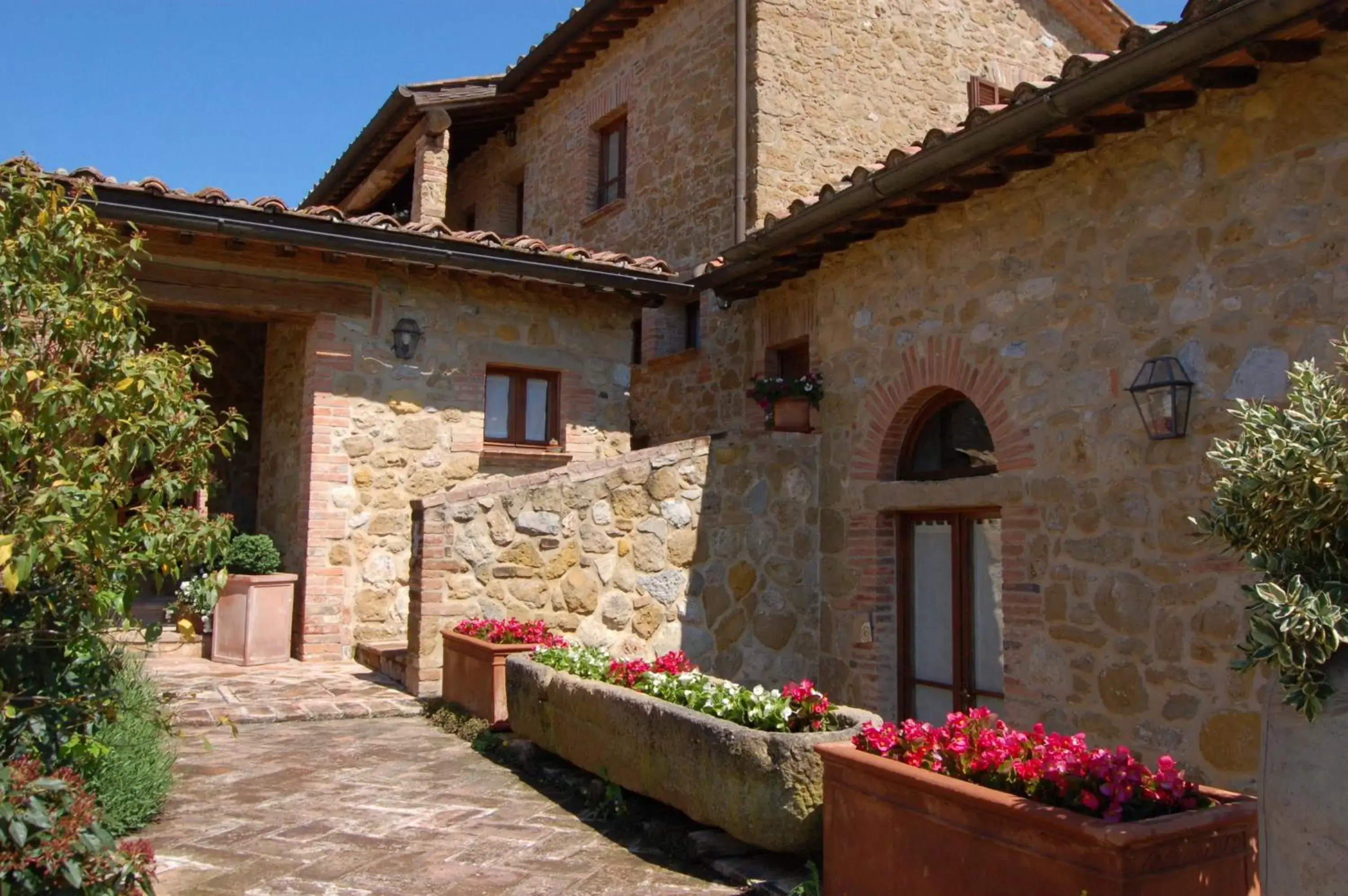 Facade/entrance, Property Building in Locanda Vesuna