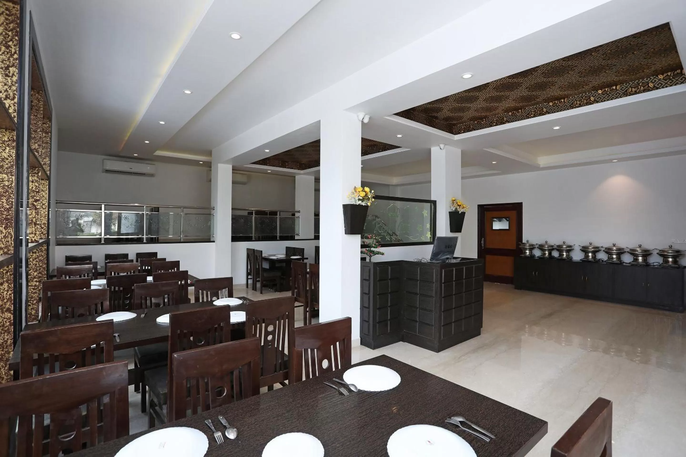 Restaurant/places to eat in Hotel Marc Royal