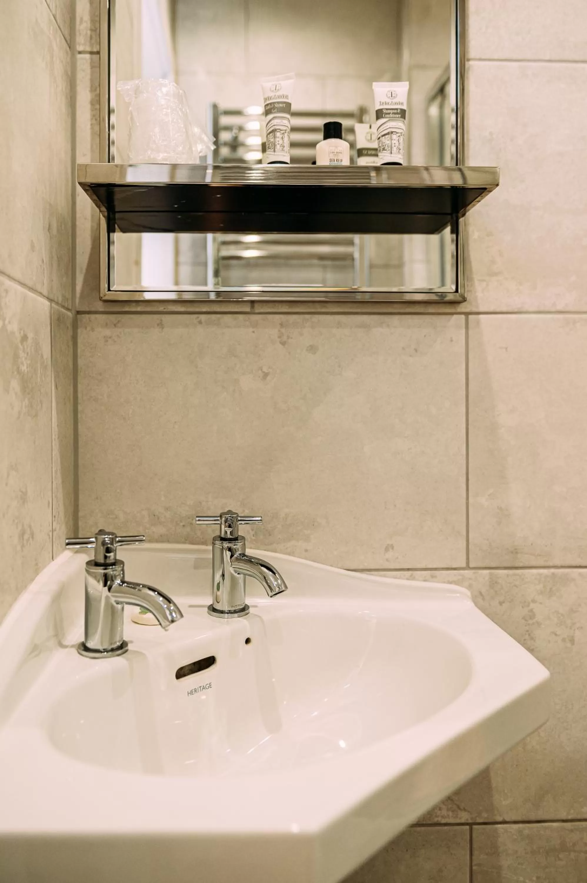 Bathroom in The Queens Hotel