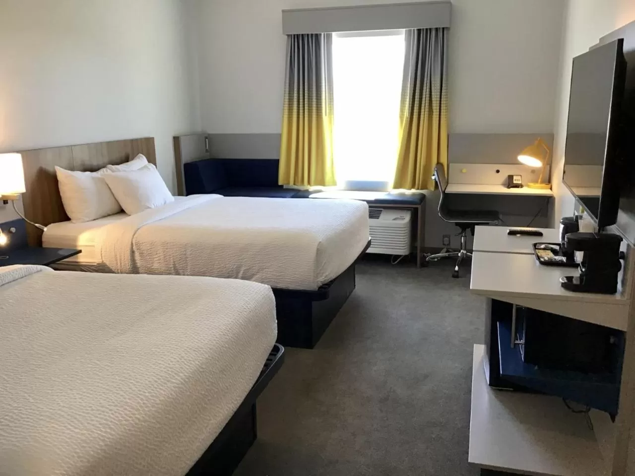 Bedroom, Bed in Holiday Inn Express & Suites George - Quincy South by IHG